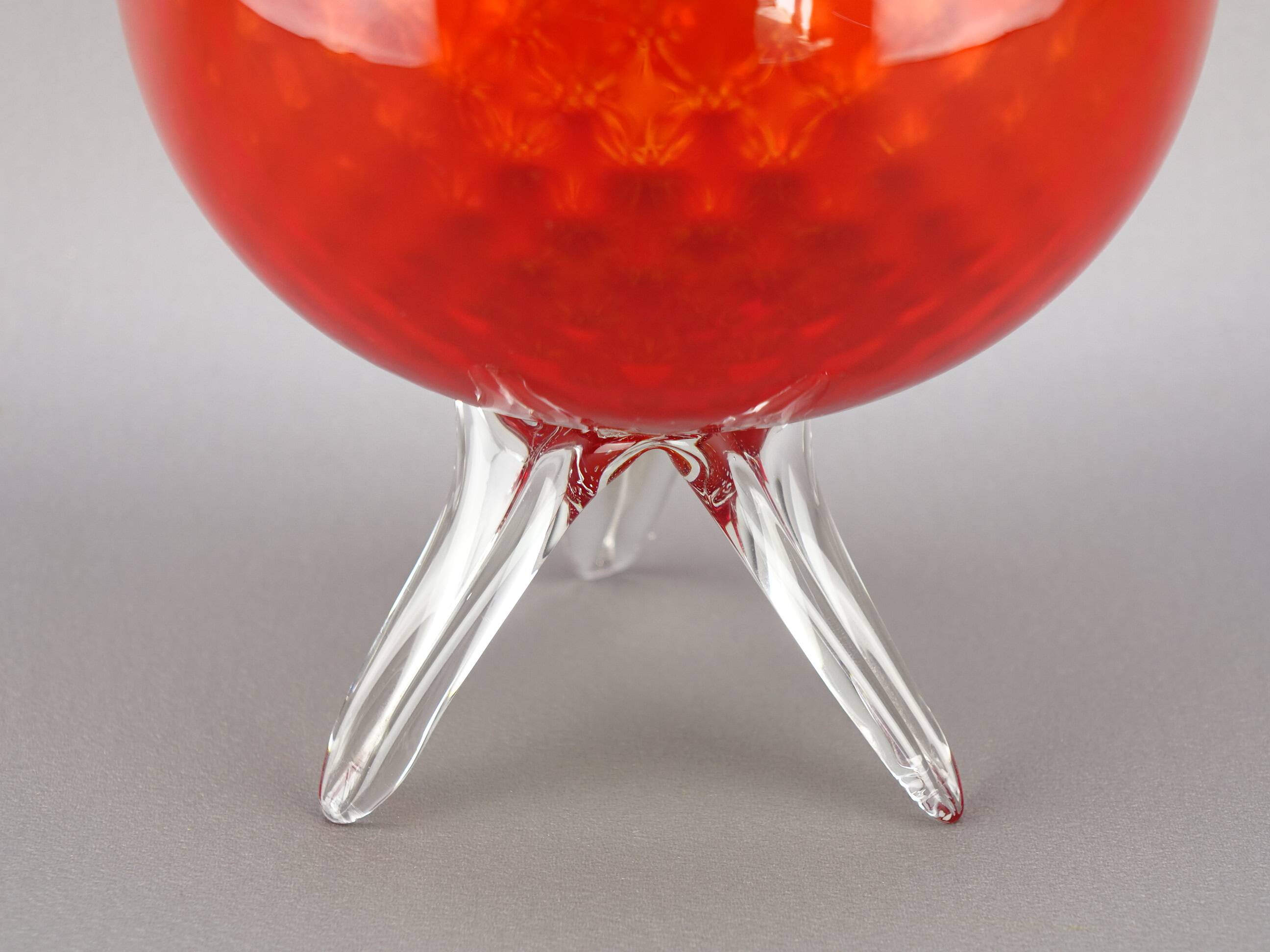 Vintage Italian tulip-shaped ribbed glass footed vase 1960s design 50-60s