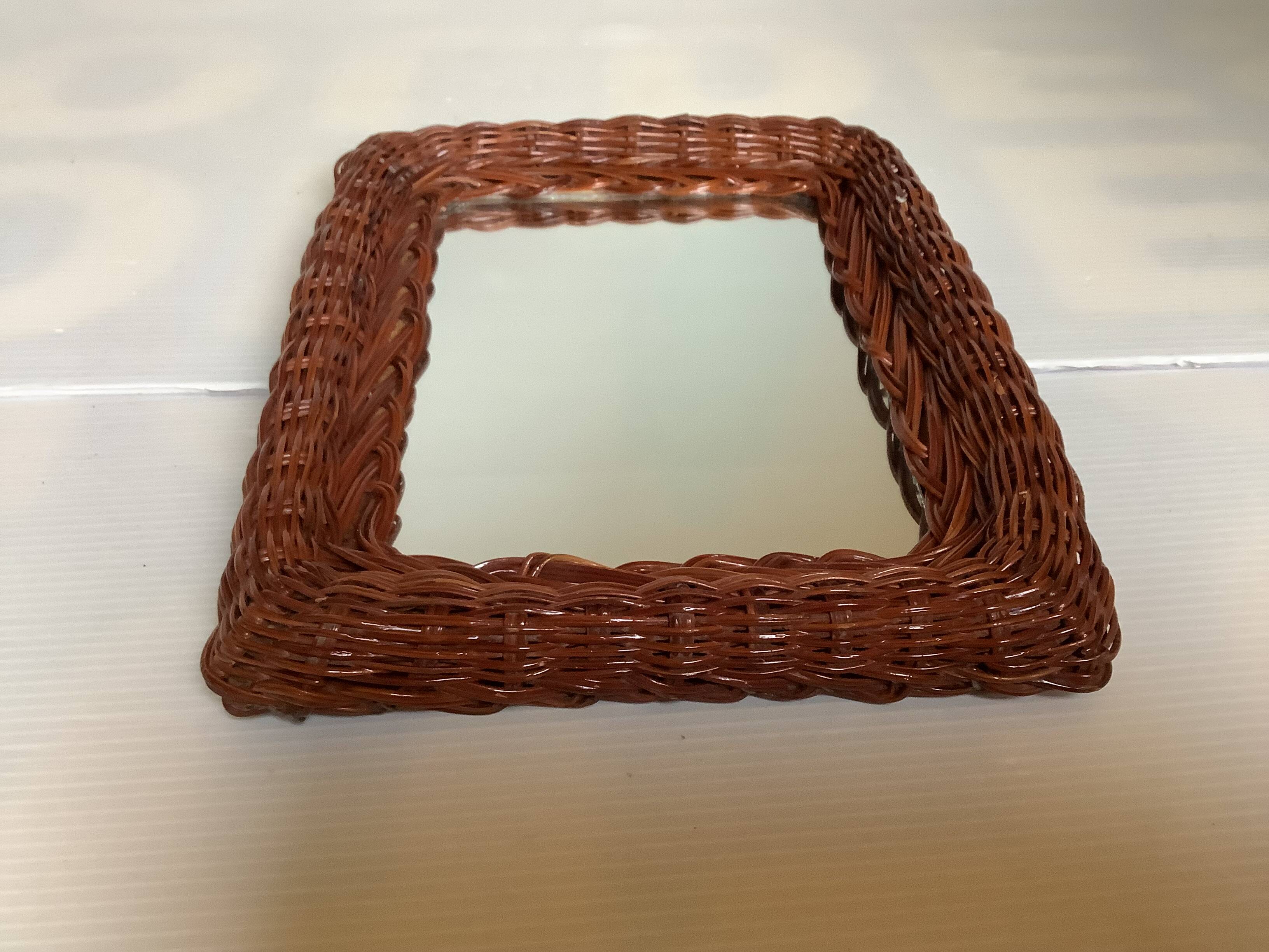 Miroir rectangulaire en osier verni
