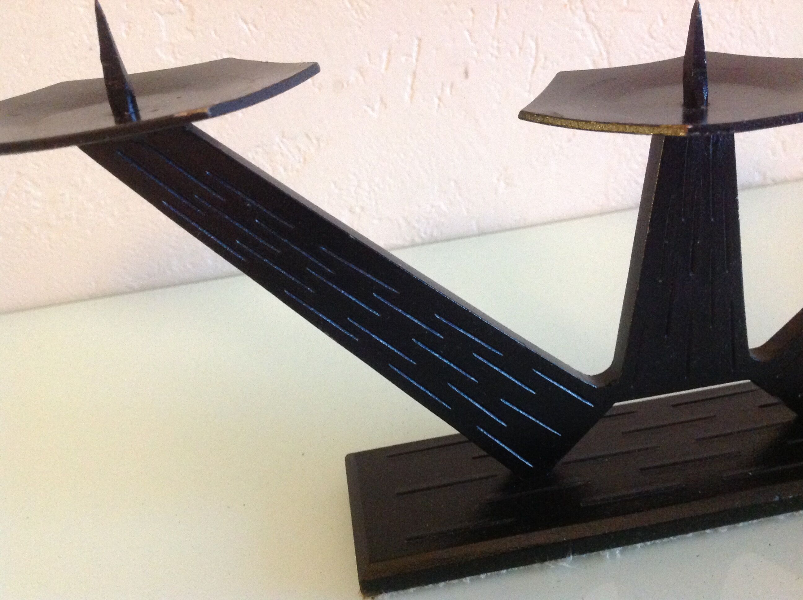 Three-star brutalist chandelier in black metal / vintage 60s-70s