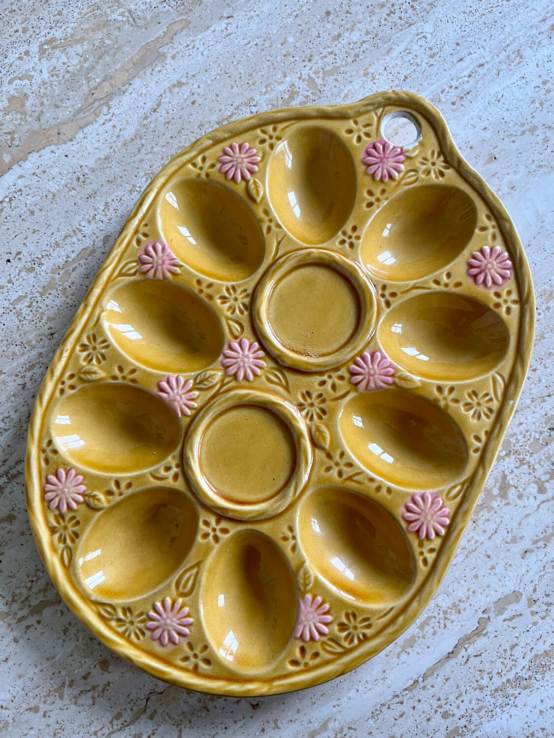 Ceramic chicken egg dish