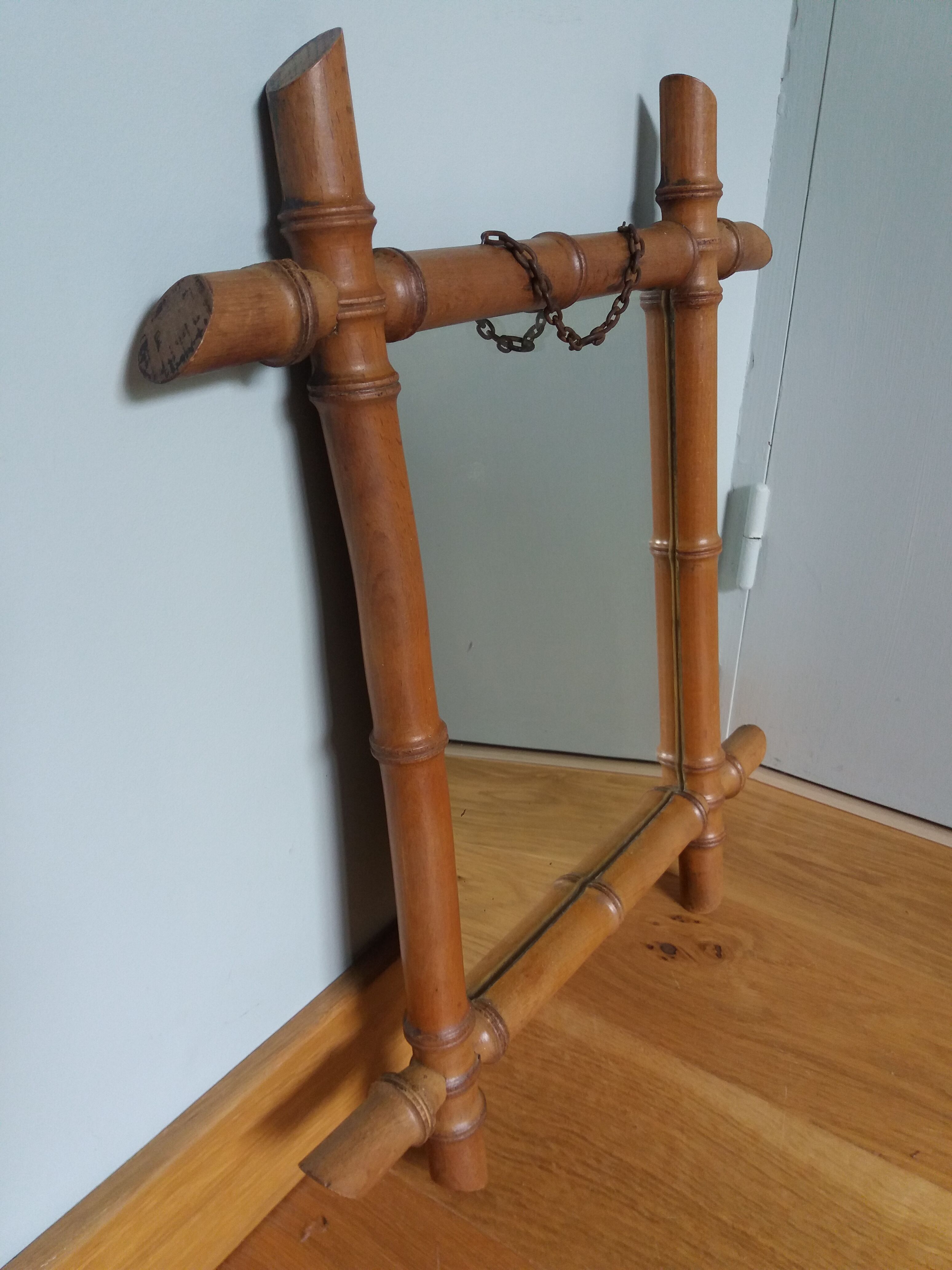 Bamboo mirror 47x41 cm