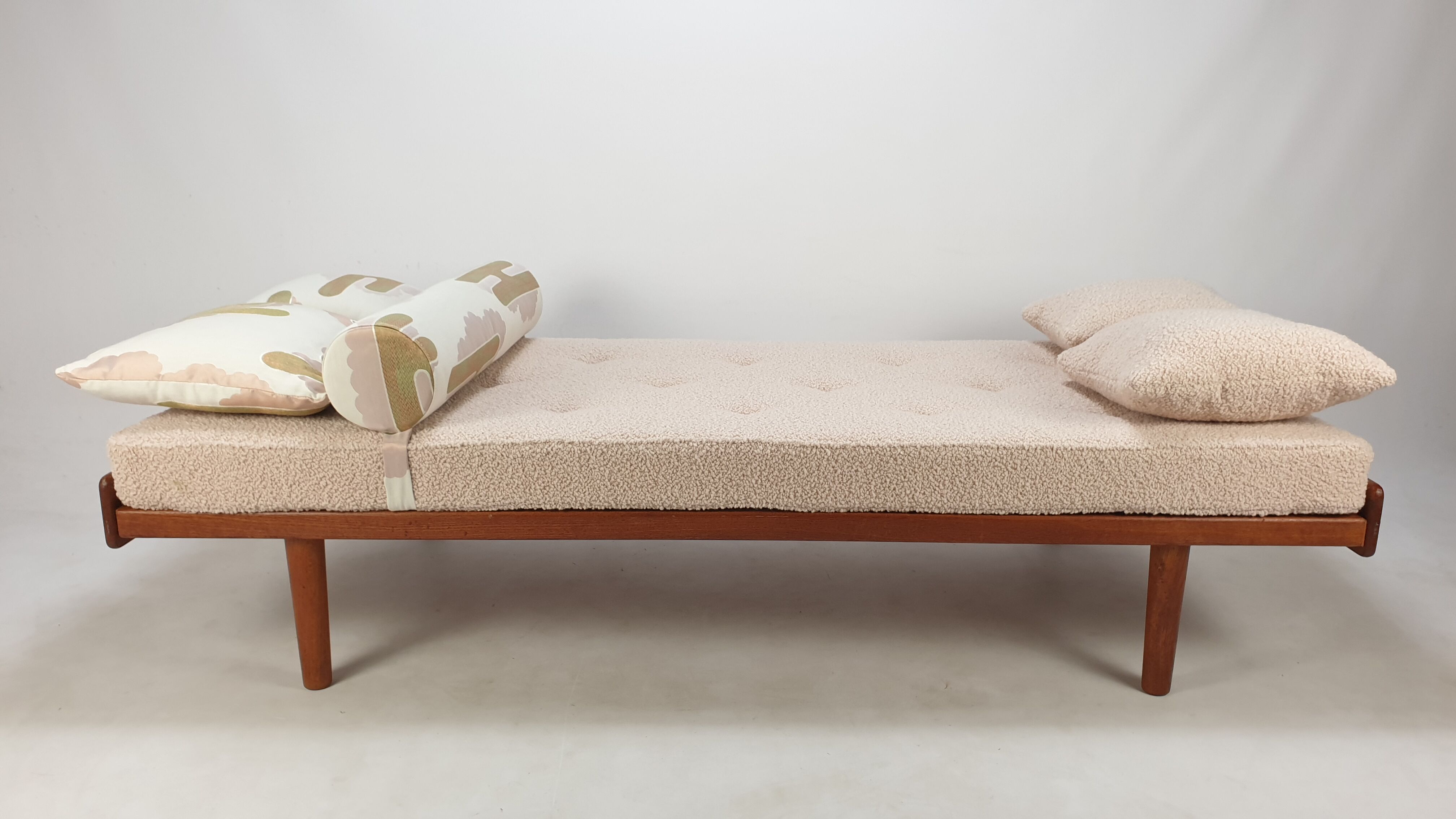 Mid-century teak daybed, 1960s