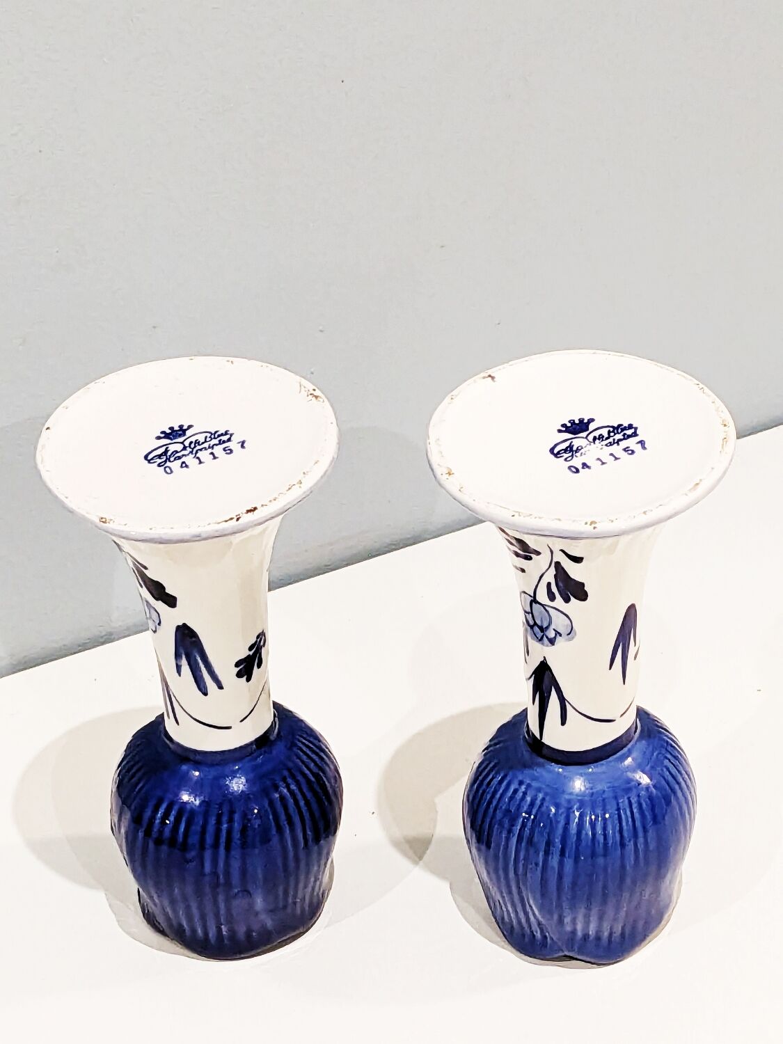 2 vintage '80 candlesticks in the shape of a tulip. Delft. In perfect condition.