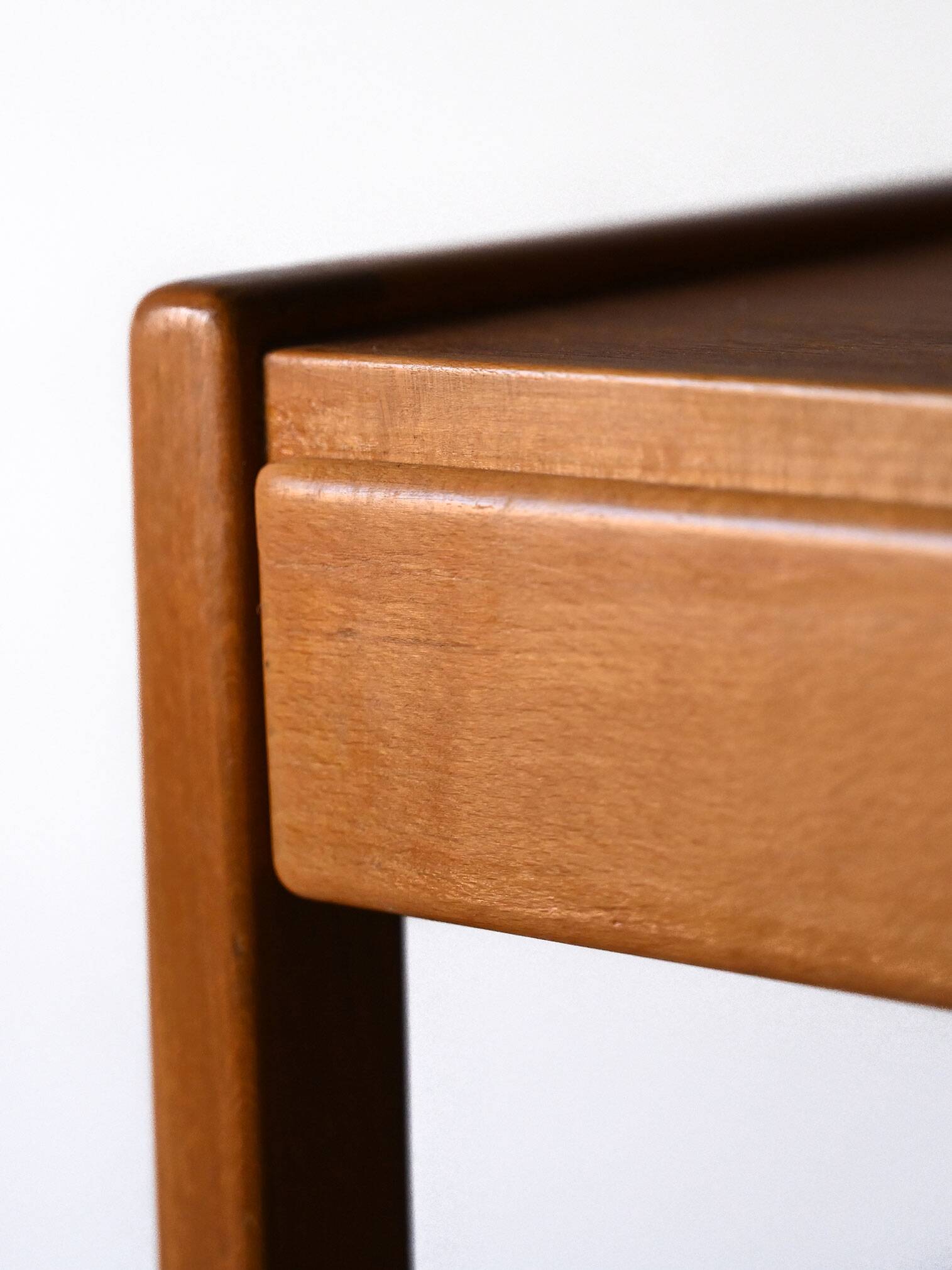 Table de chevet scandinave en teck