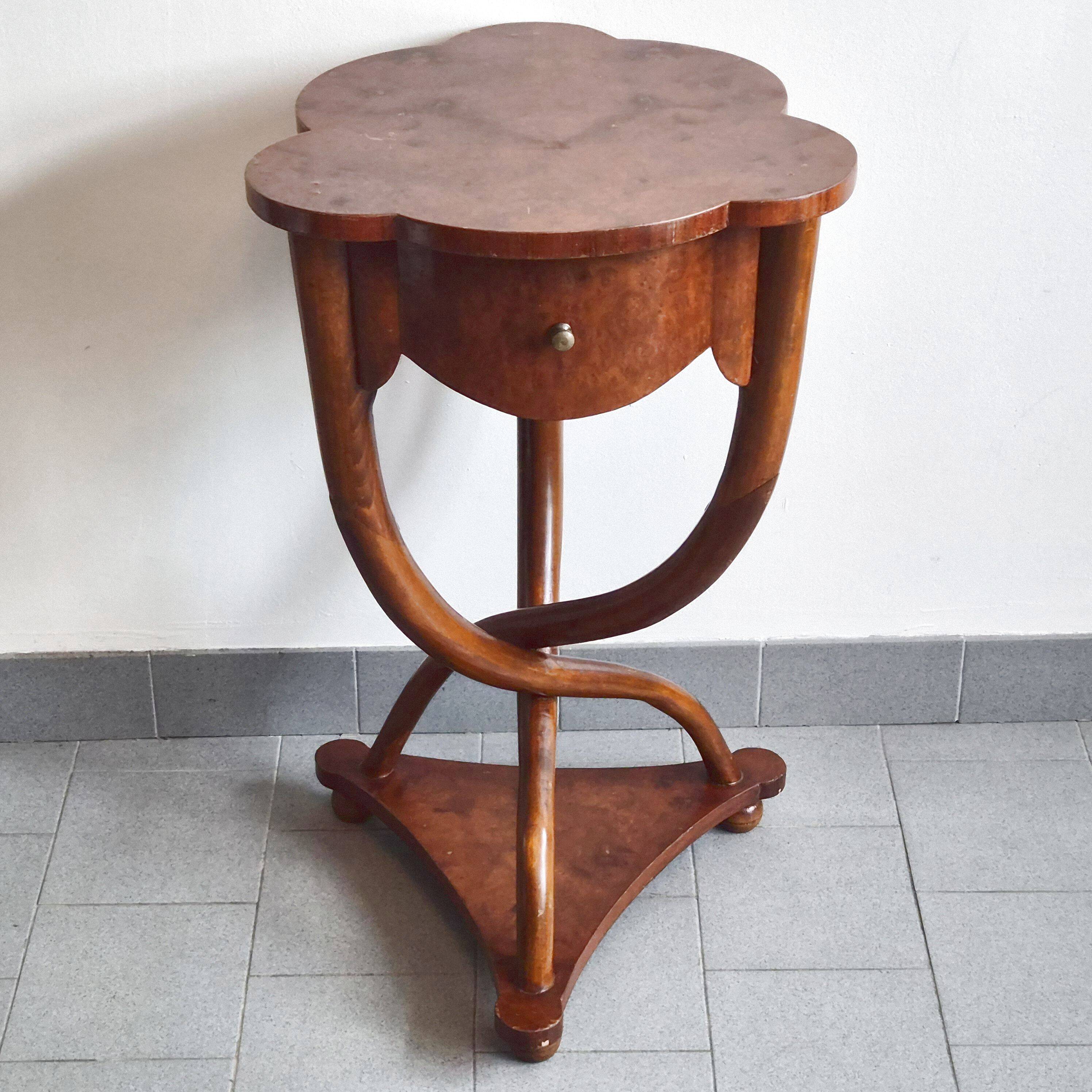 Art Nouveau side table in elm burl