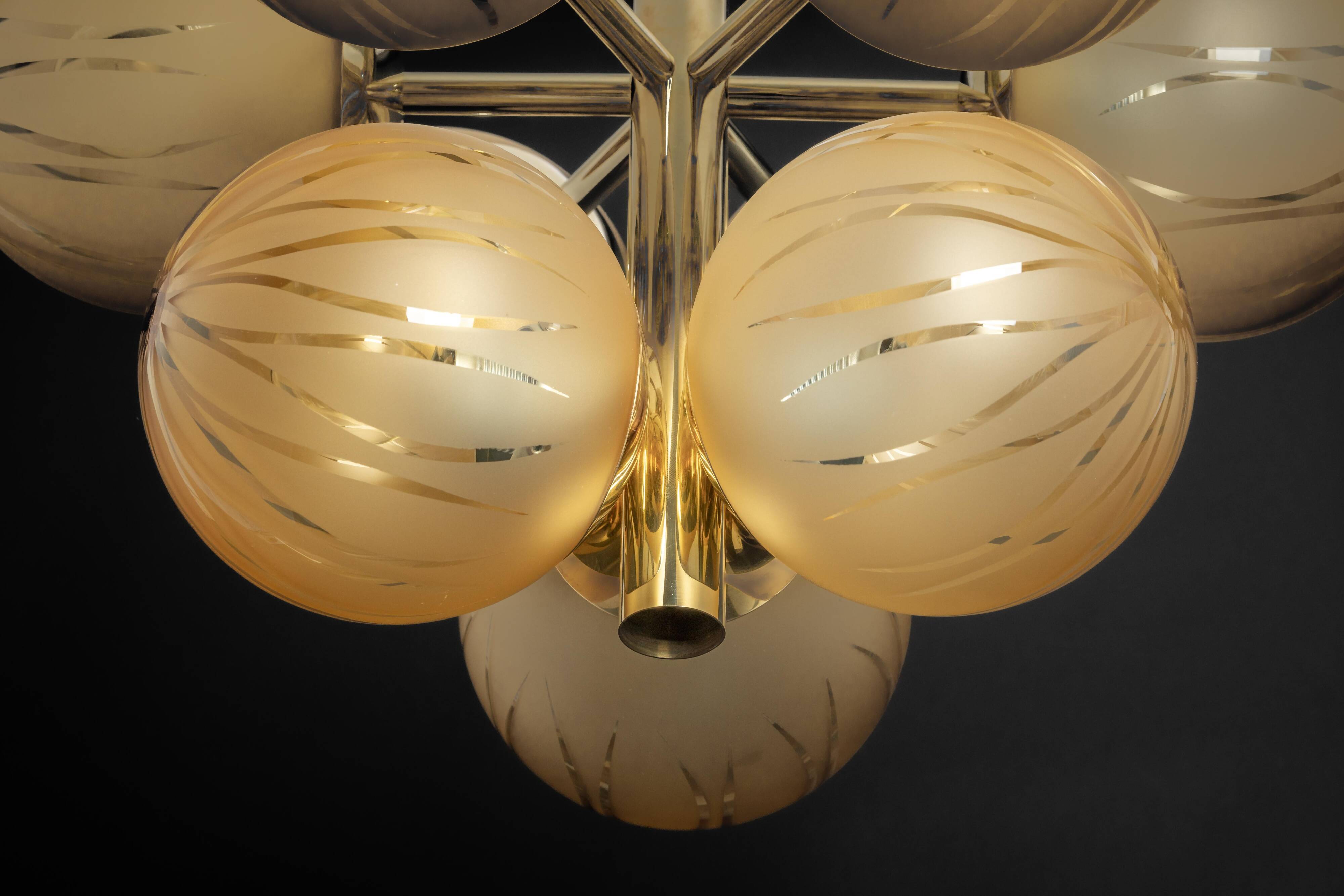 Lustre Sputnik Kaiser en opaline et laiton, Allemagne, années 1970