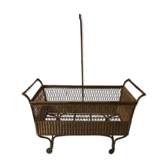 Rattan-wheeled crib