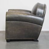 Sheepskin design armchair in a beautiful deep dark color