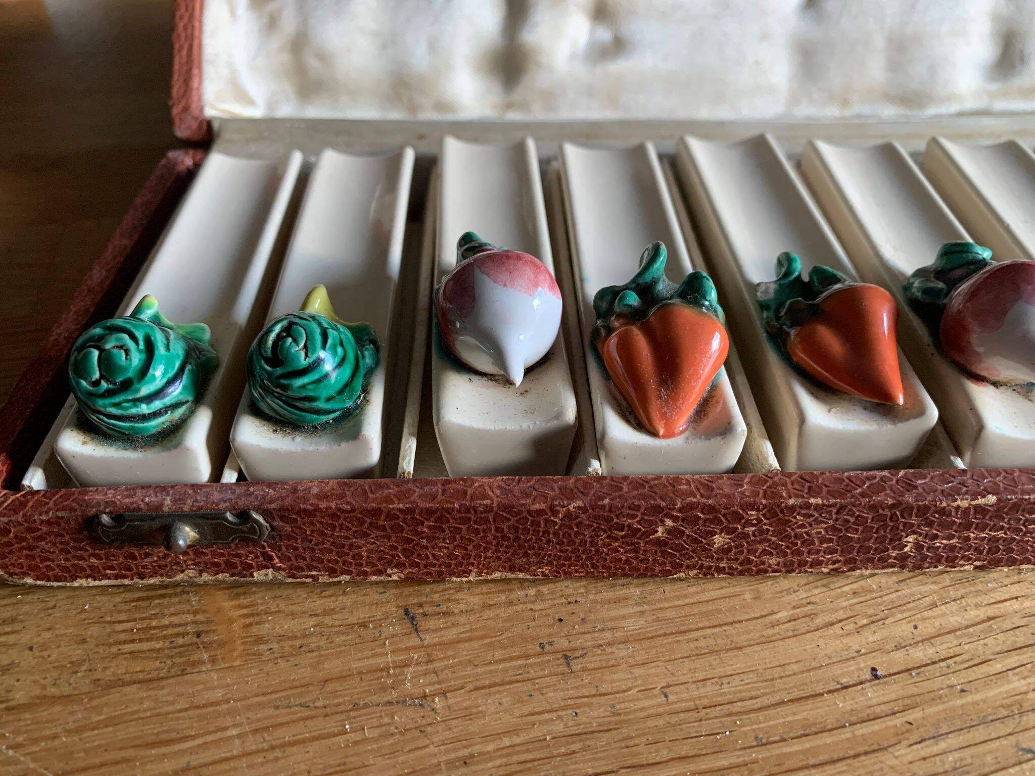 Set of 12 ceramic vegetable knife holders from Vallauris