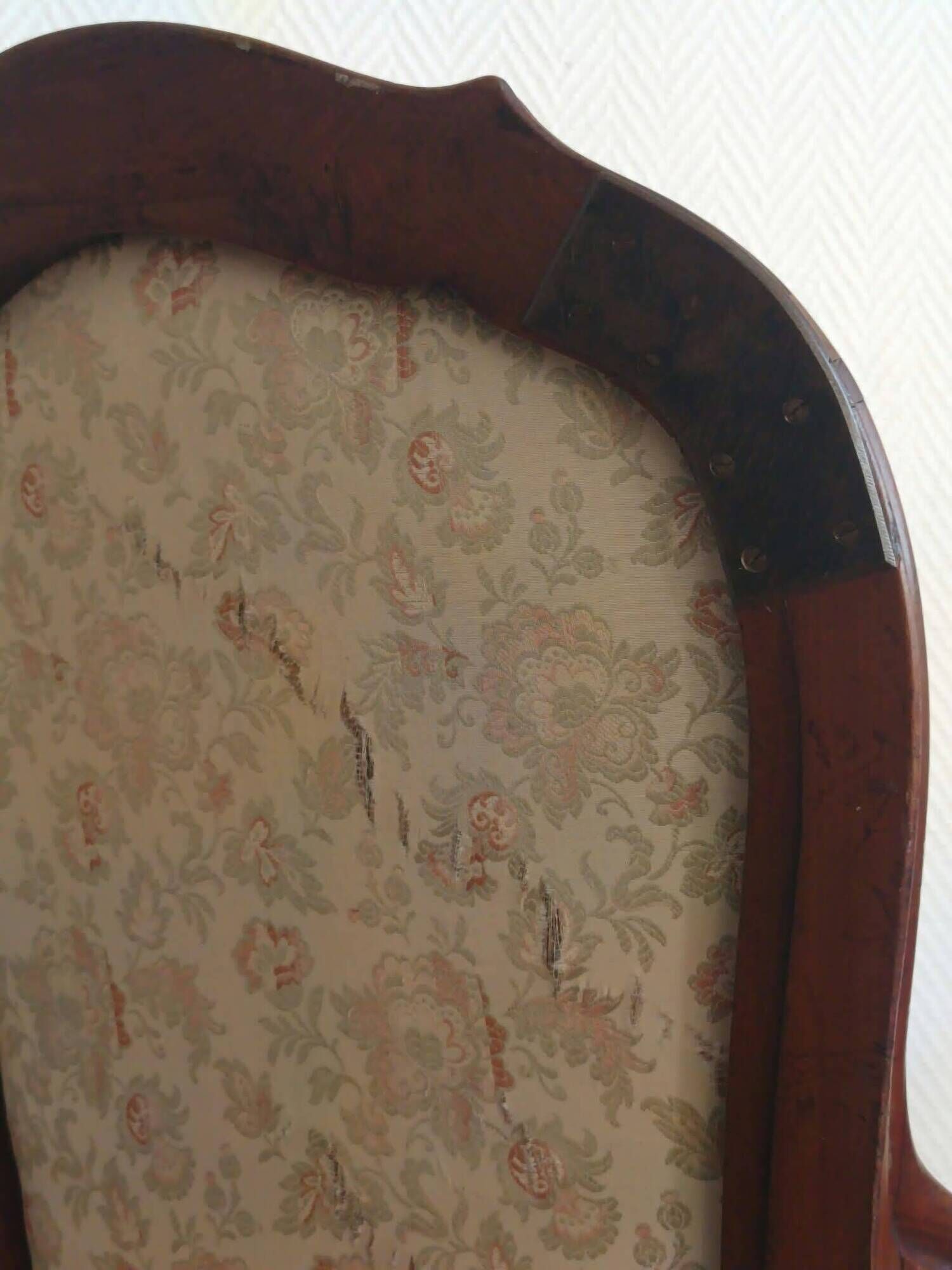 Voltaire armchair and its ottoman