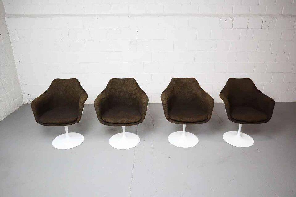 Set of four Eero Saarinen Swivel Tulip Armchairs Model 150, 1970s by Knoll Int.
