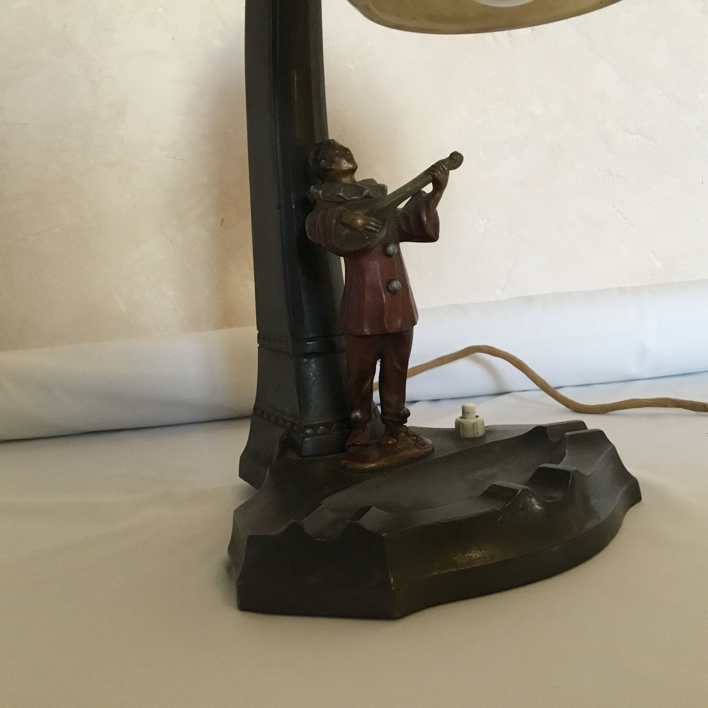 Nuremberg pierrot lead lamp