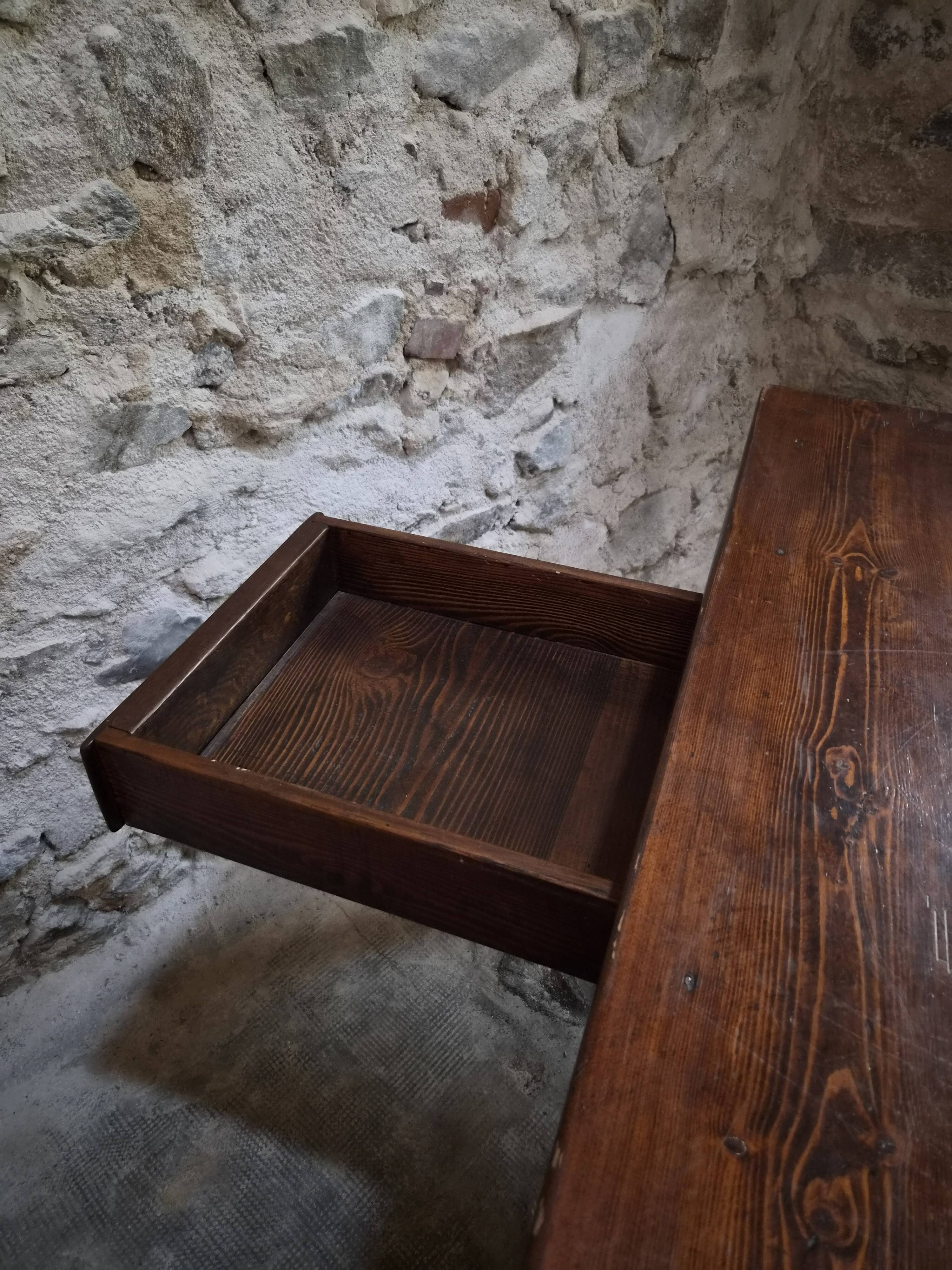 Table à manger de ferme française ancienne avec deux tiroirs | Chêne & pin | vers 1850–1900