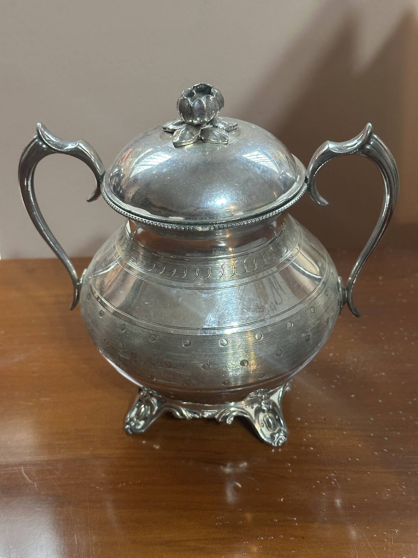 Silver-plated metal sugar bowl from the Art Nouveau period.