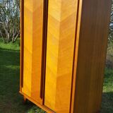 Armoire scandinave pied compas vintage