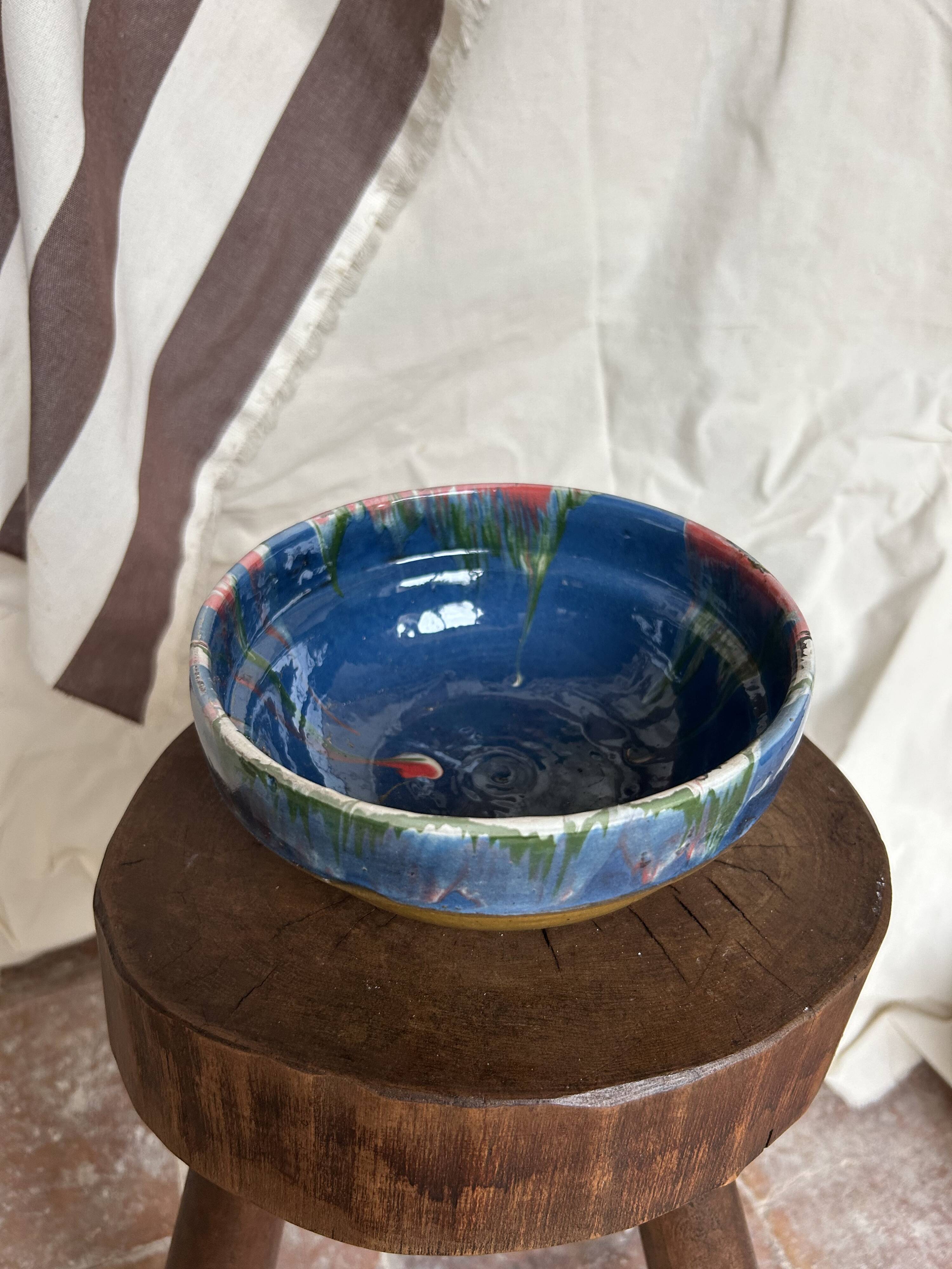 Bowl in painted terracotta