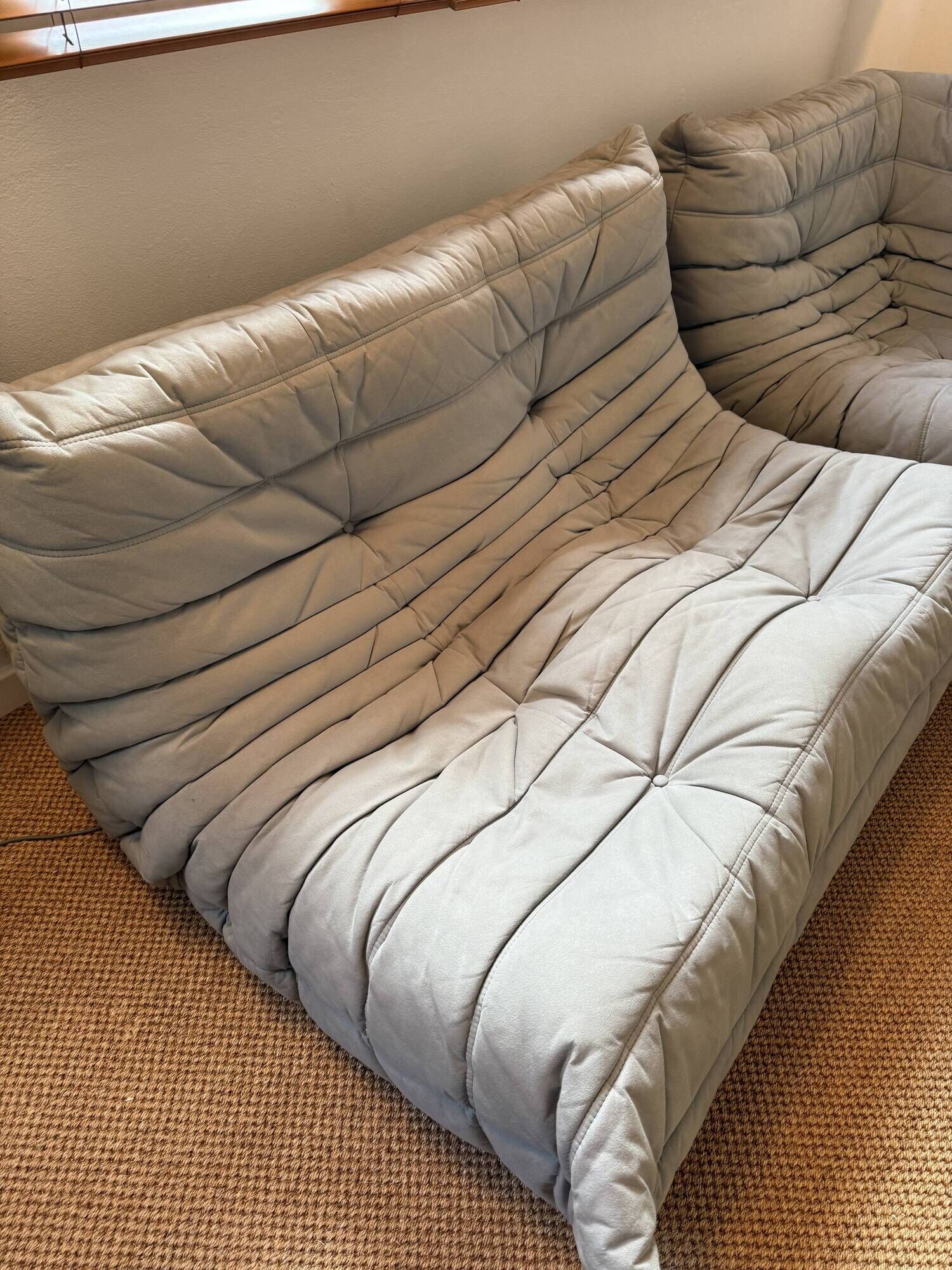 Un canapé d’angle ligne roset modèle togo2 fois 2 places + fauteuil d’angle