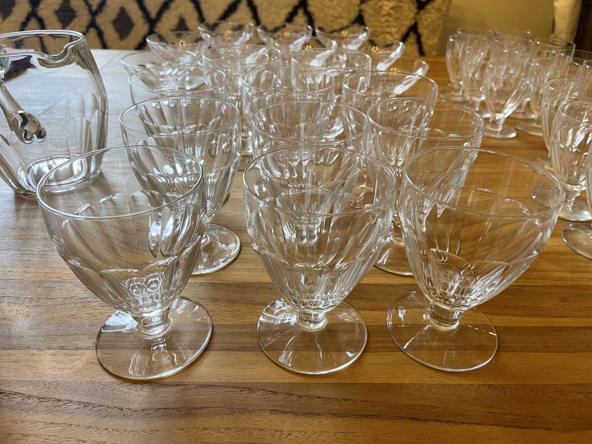 Crystal service of 44 glasses and 2 jugs from the 1930s.
