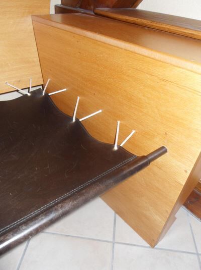Chair 1980 in wood and leather sting SADDLER