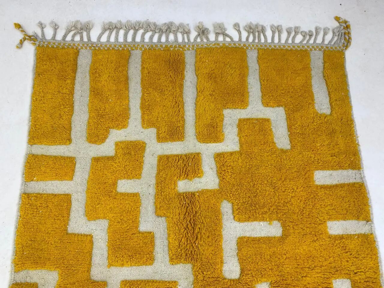 Unique natural wool Moroccan rug 3x2 m