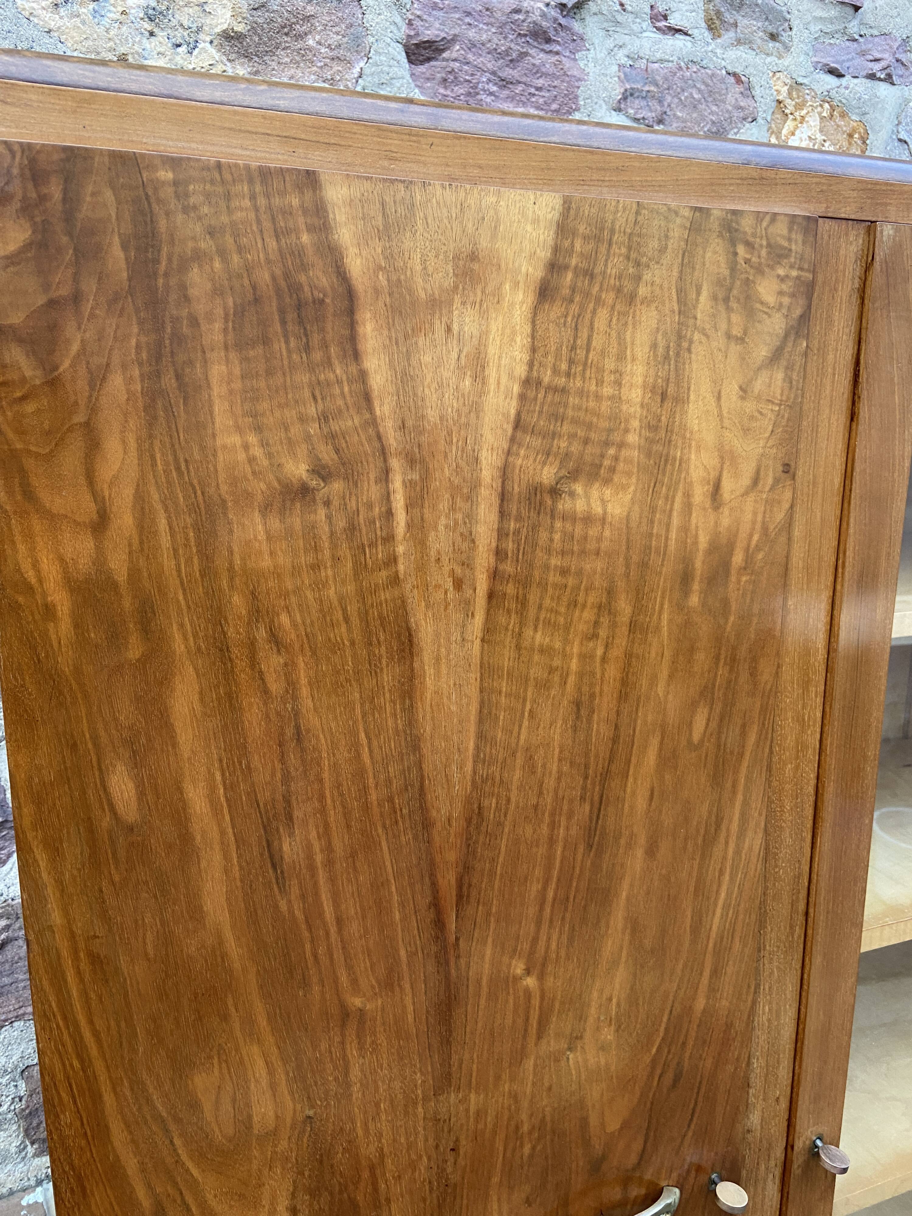 Showcase art-deco library mid-century vintage 1950 walnut ronce