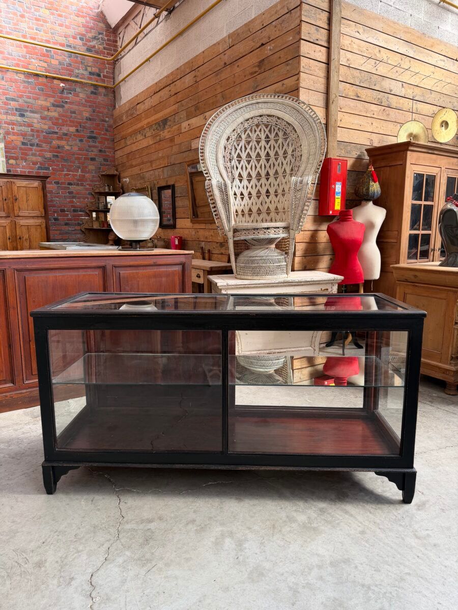 Showcase counter from the early 20th century.