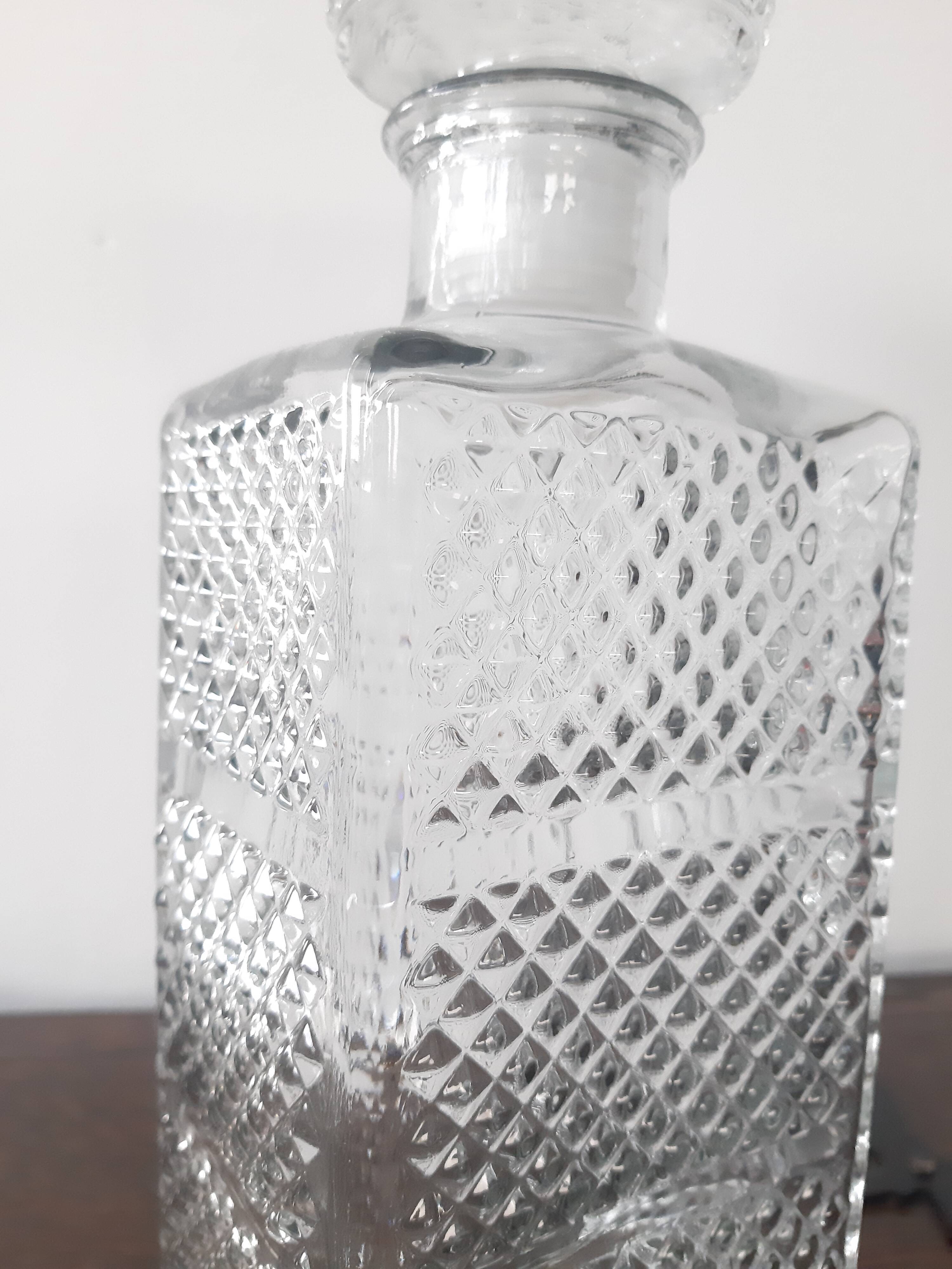 Glass whiskey carafe
