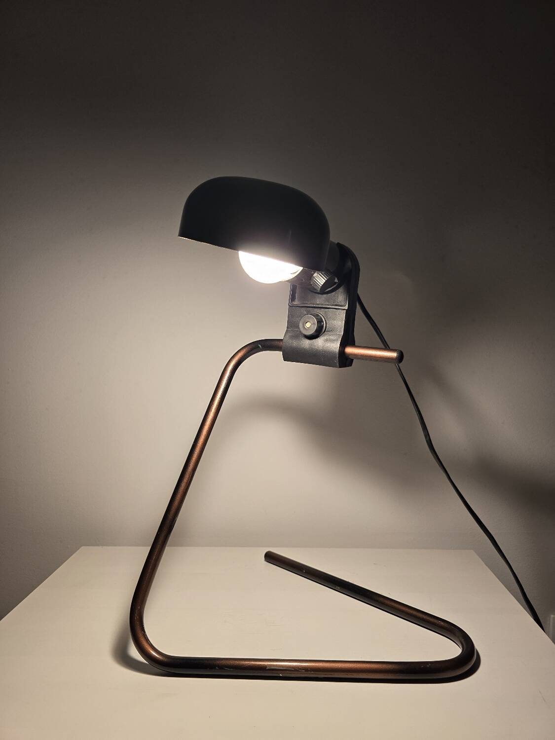 Lampe de table ajustable en bronze des années 80