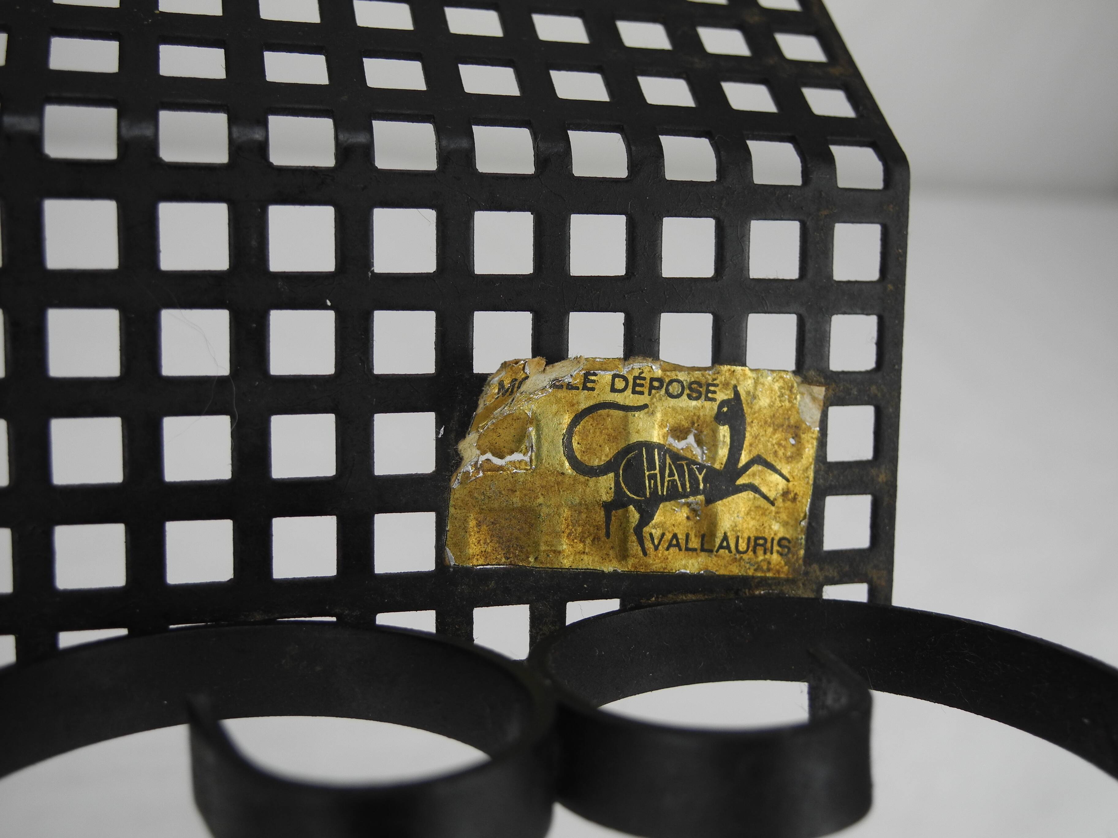 vintage wrought iron magazine rack Chaty Vallauris