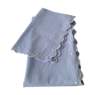 Parure brodée drap et taie pour bébé