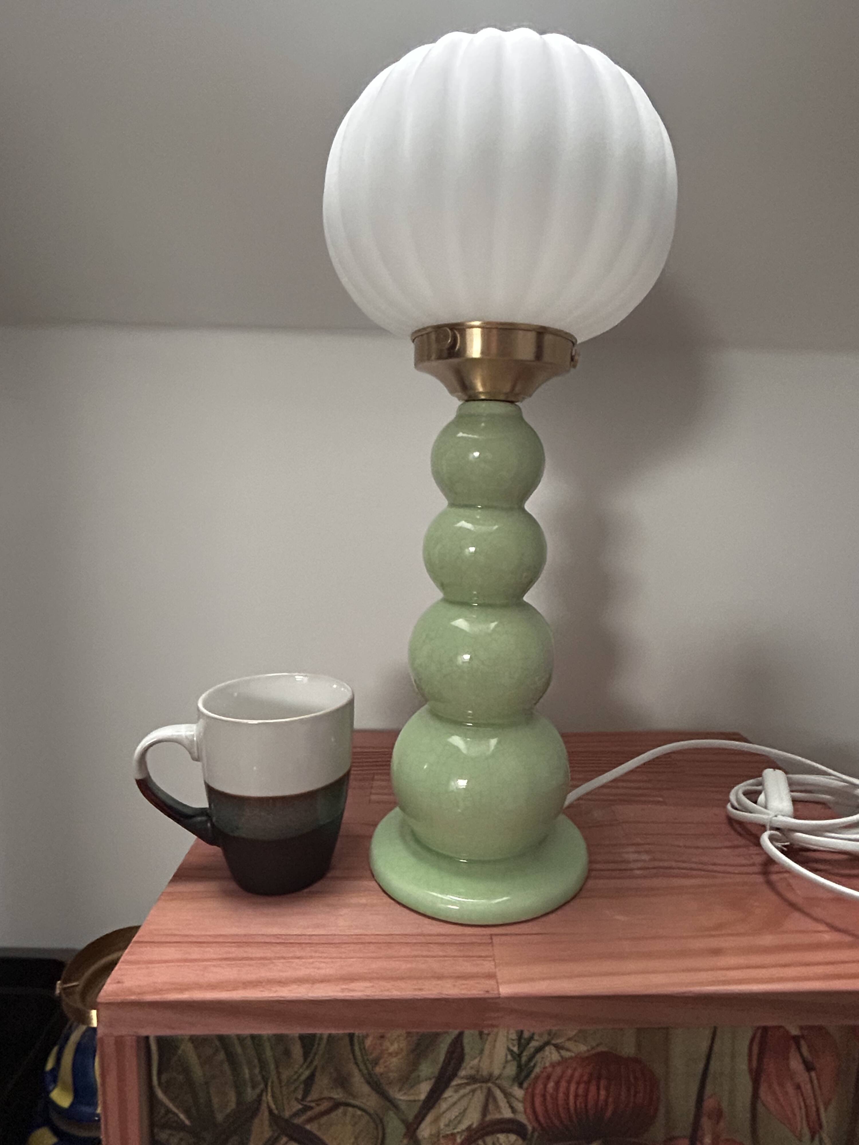 Lampe à poser vintage pastel globe plissé