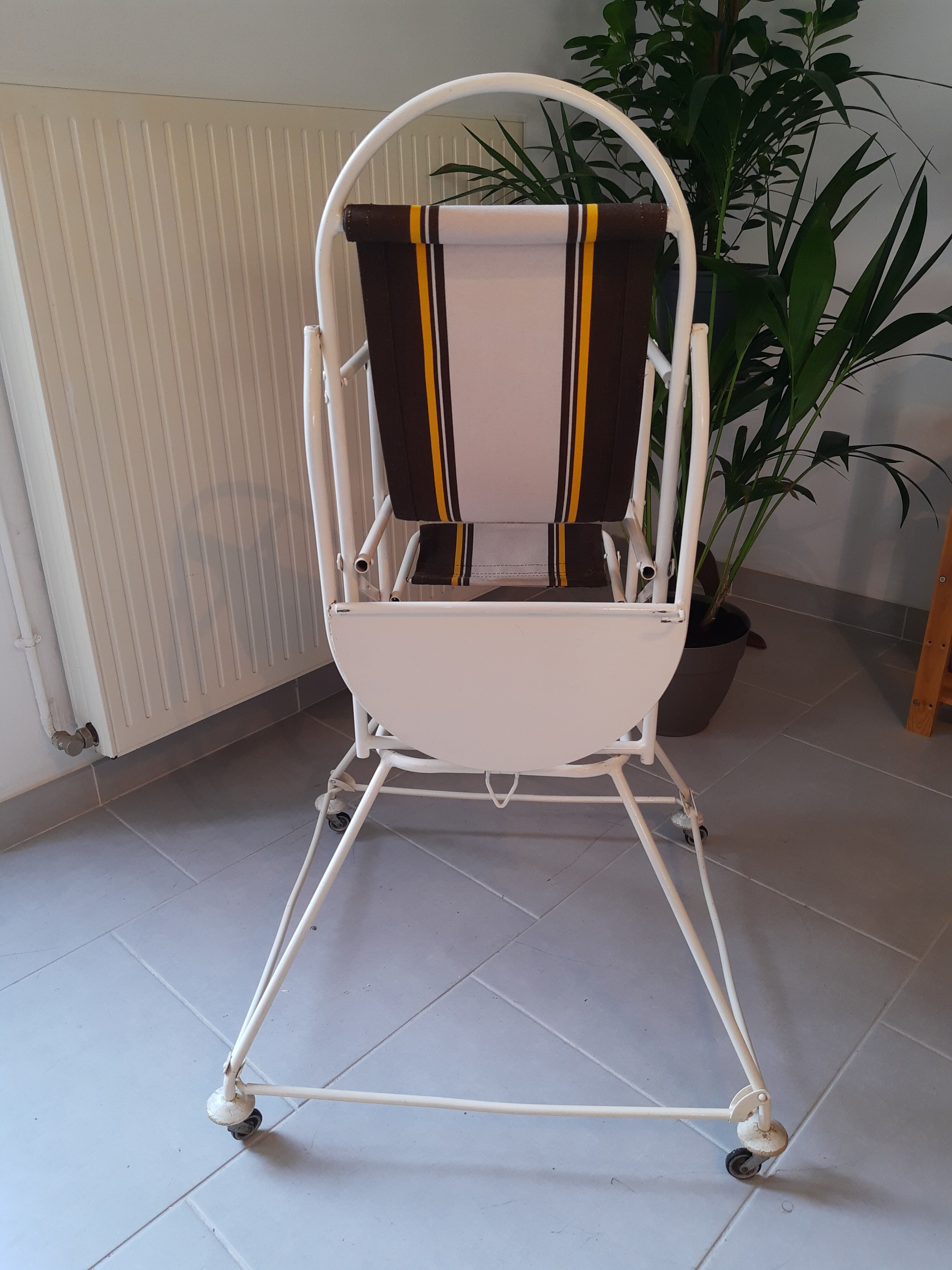 Vintage high-top folding child chair