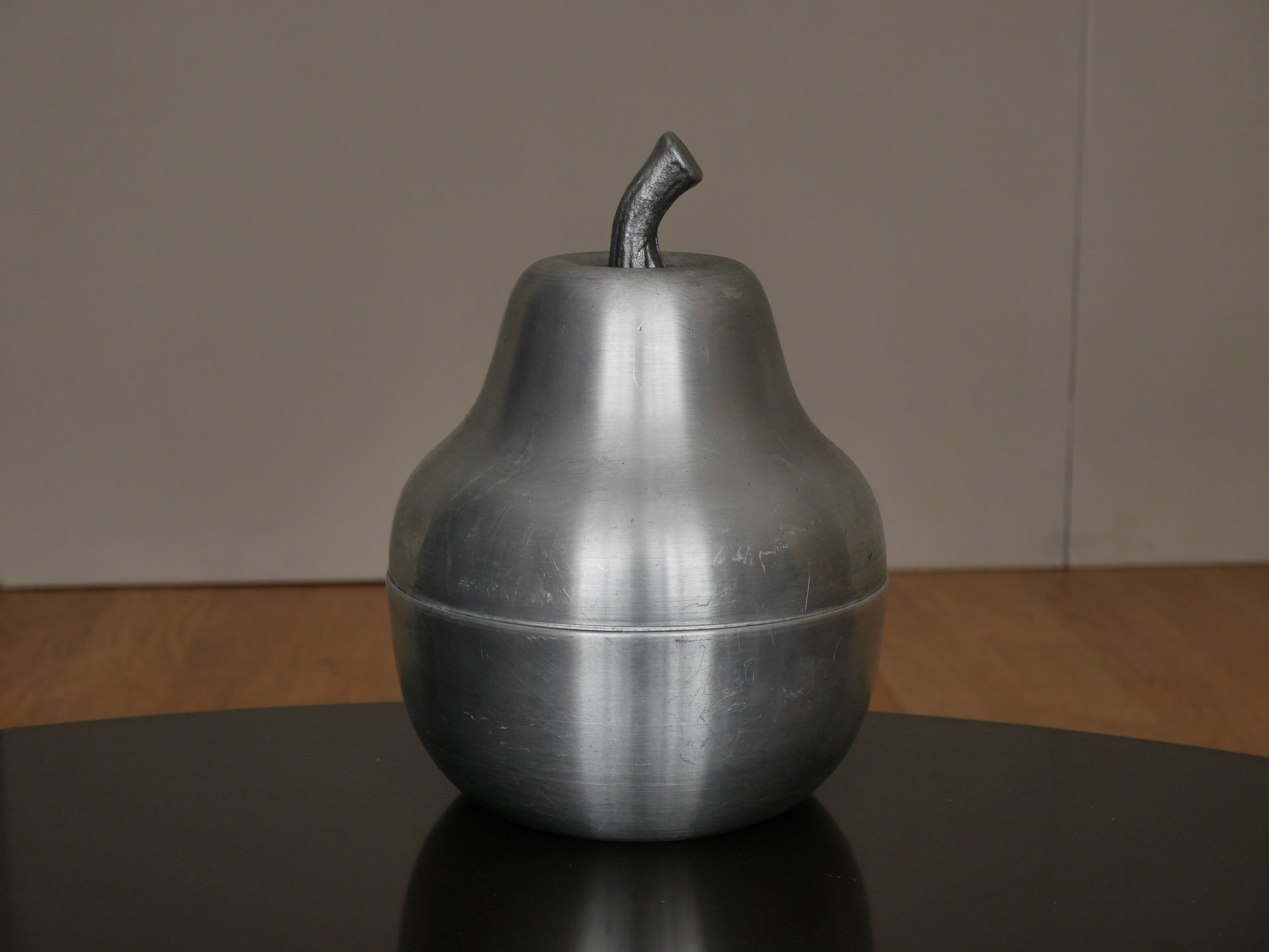 Pear seventies stainless ice bucket