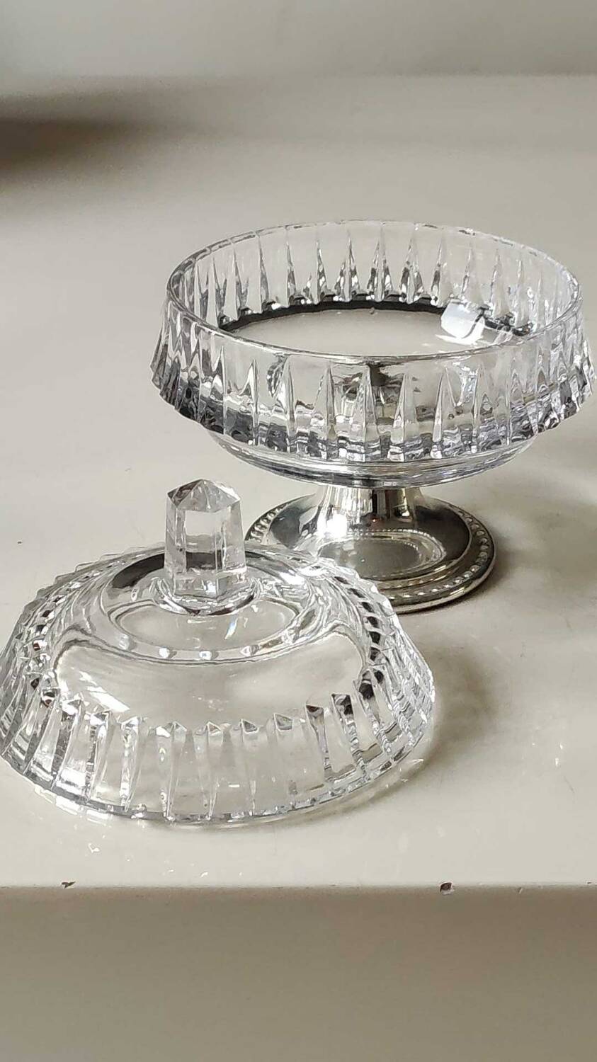 Antique cut crystal sugar bowl diamond point motifs on a metal base