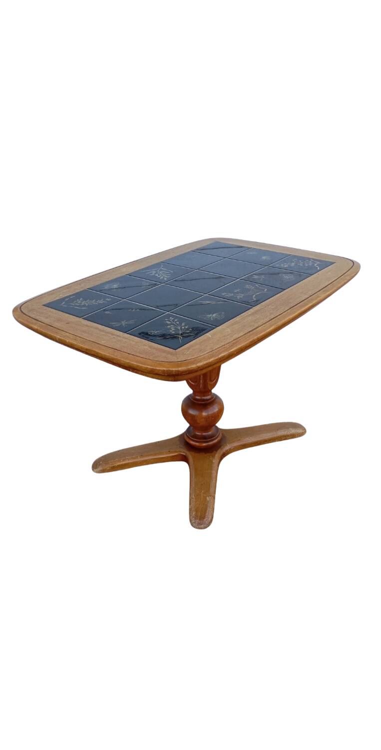 Vintage coffee table made of solid wood and black ceramic from the 1940s/50s.