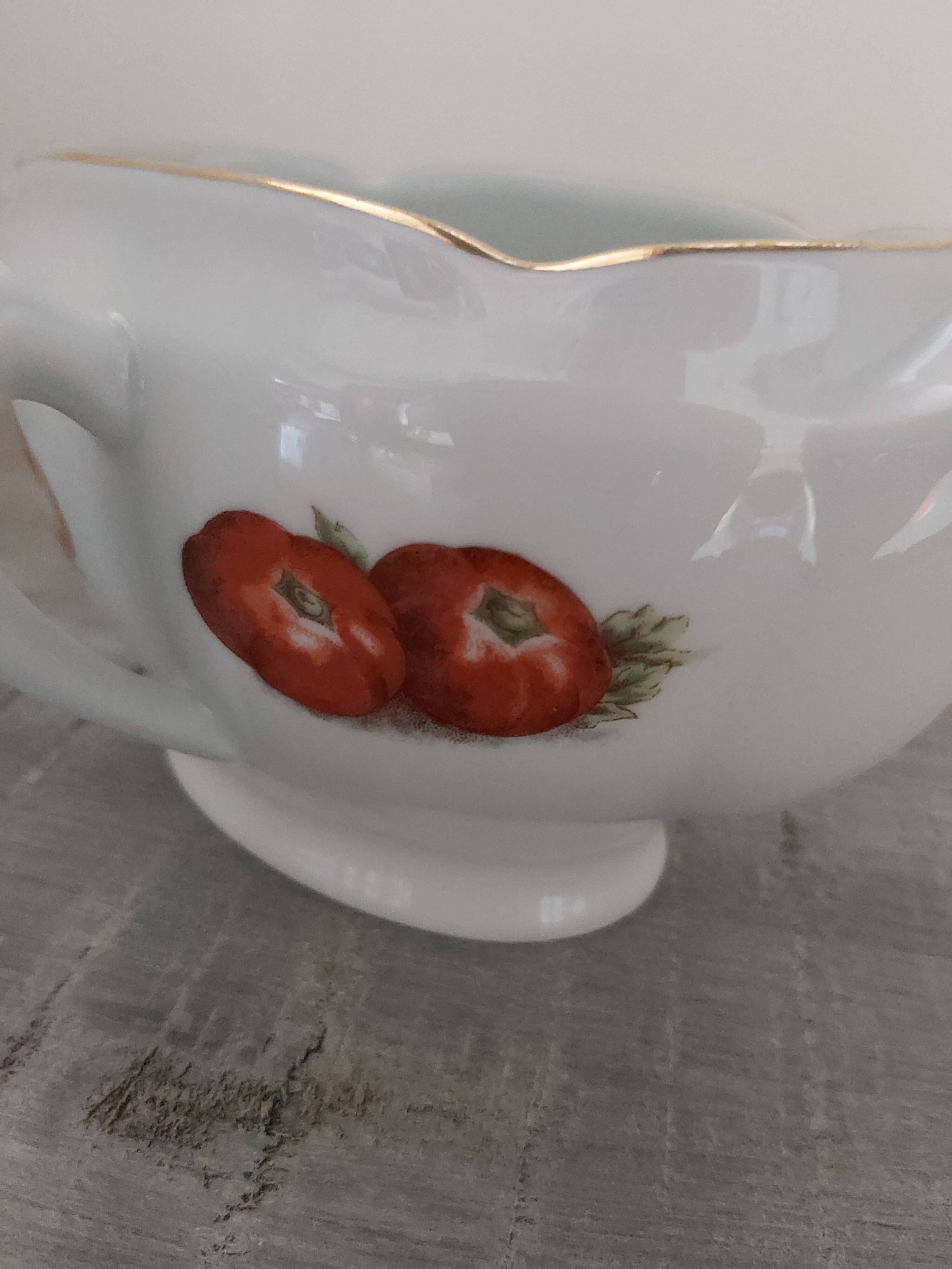 Gravy boat