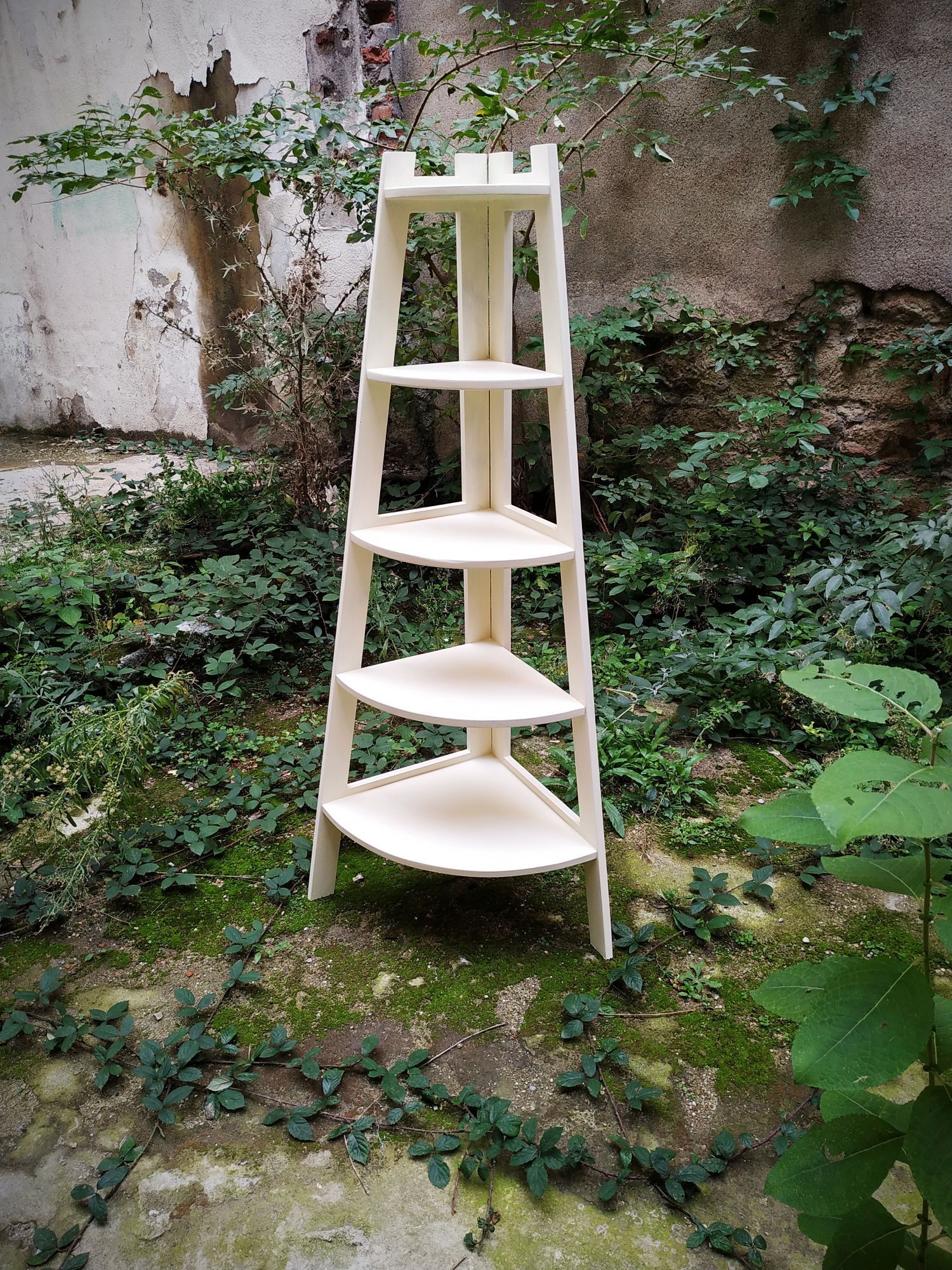 Vintage corner shelf
