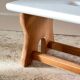 Tabouret vintage en hêtre et peint en blanc