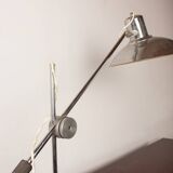 Articulated desk lamp in chrome metal by André Lavigne for Aluminor 1960.