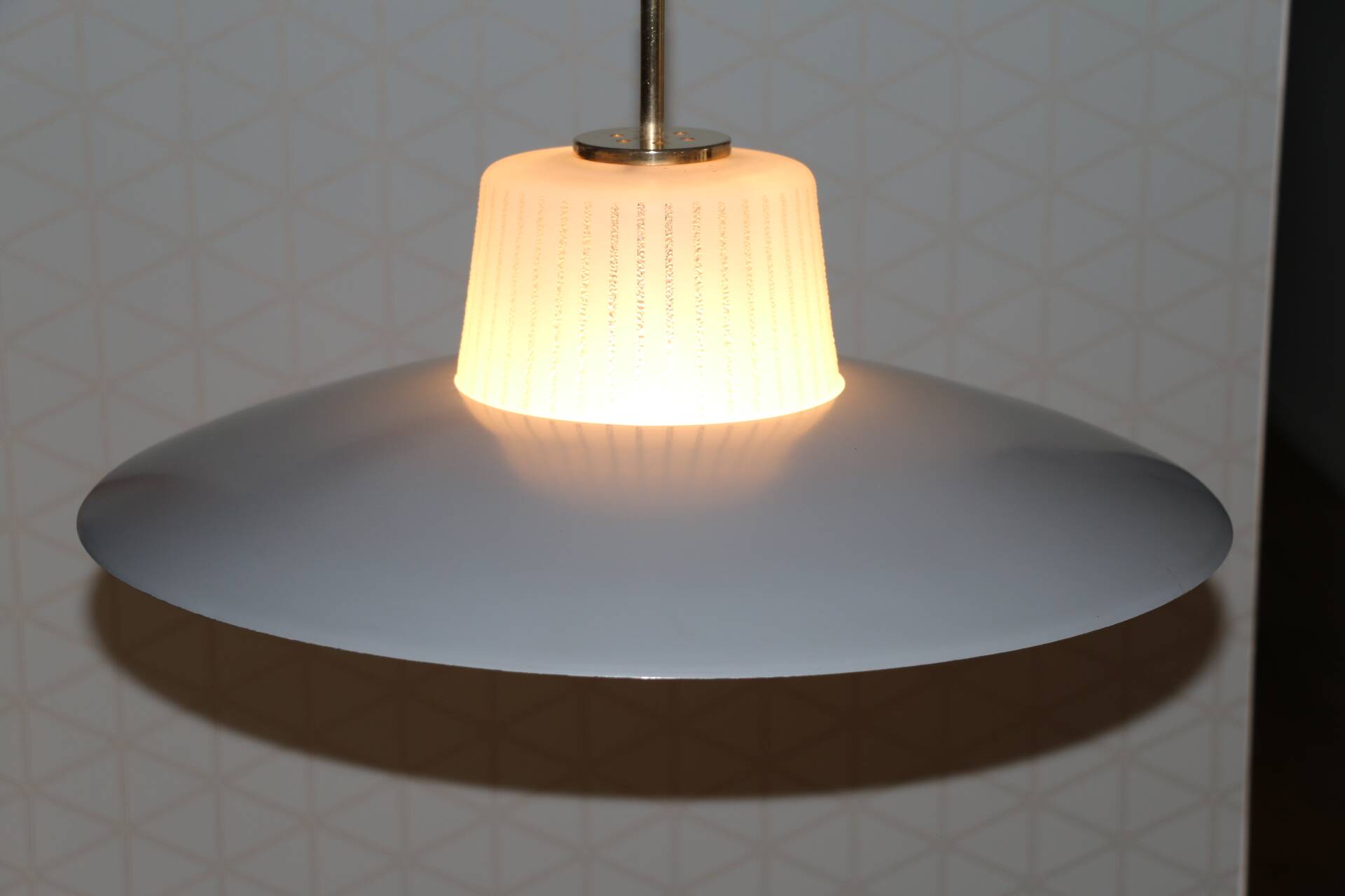 Opaline suspension lacquered steel and brass