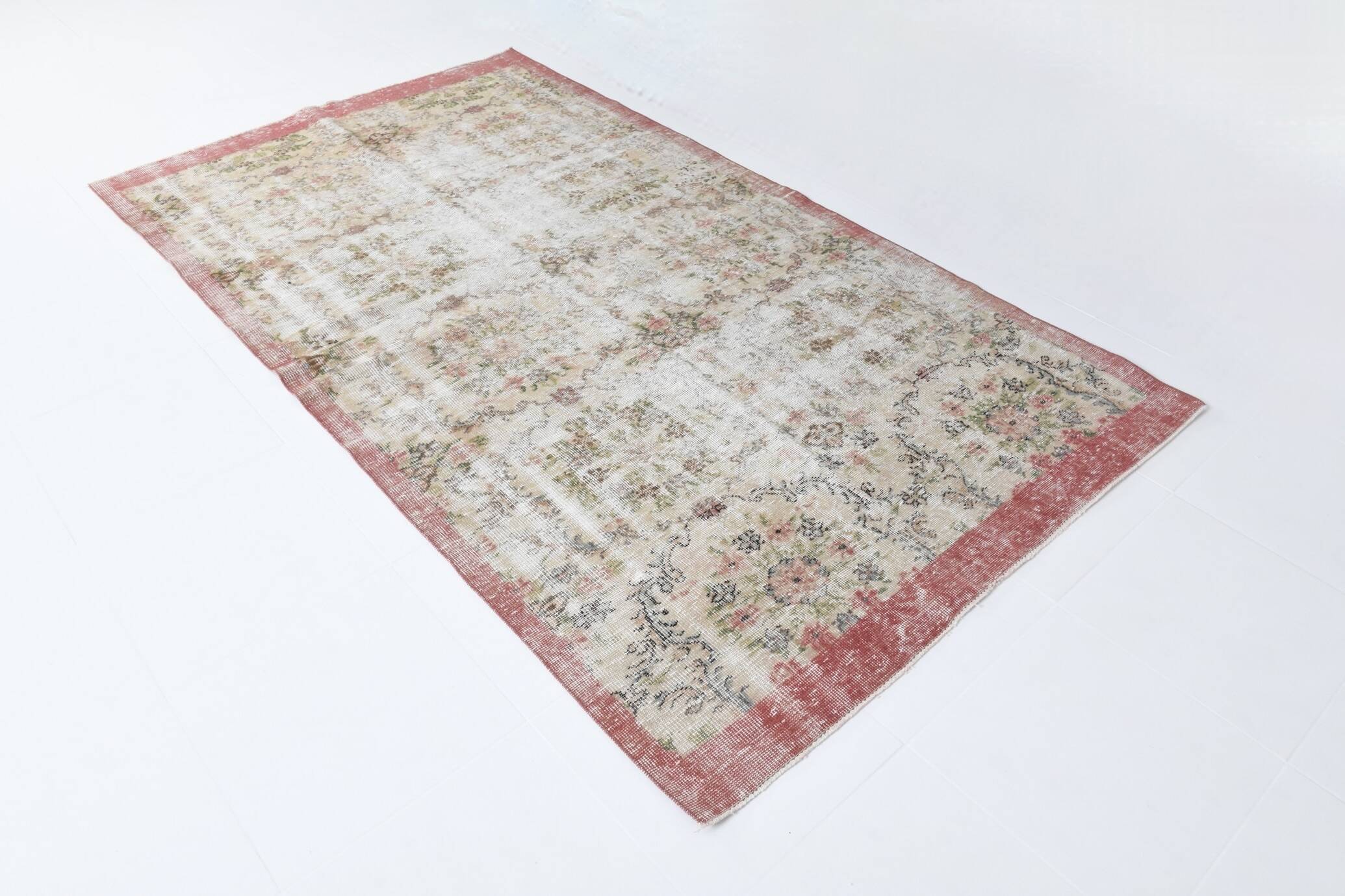 5x8 Pale Red & Cream Floral Pattern Vintage Rug, 144x250Cm