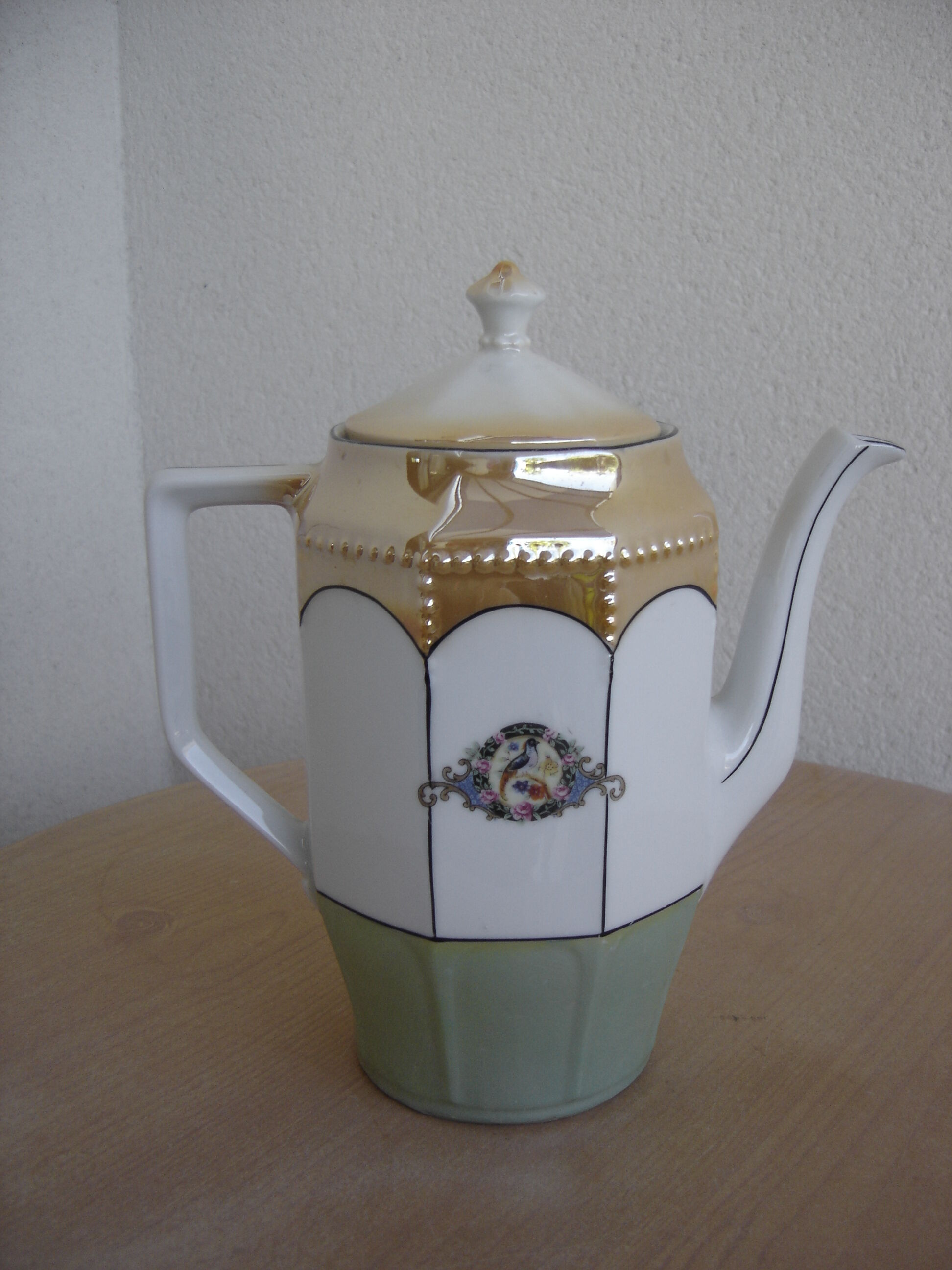 Fine porcelain coffee maker