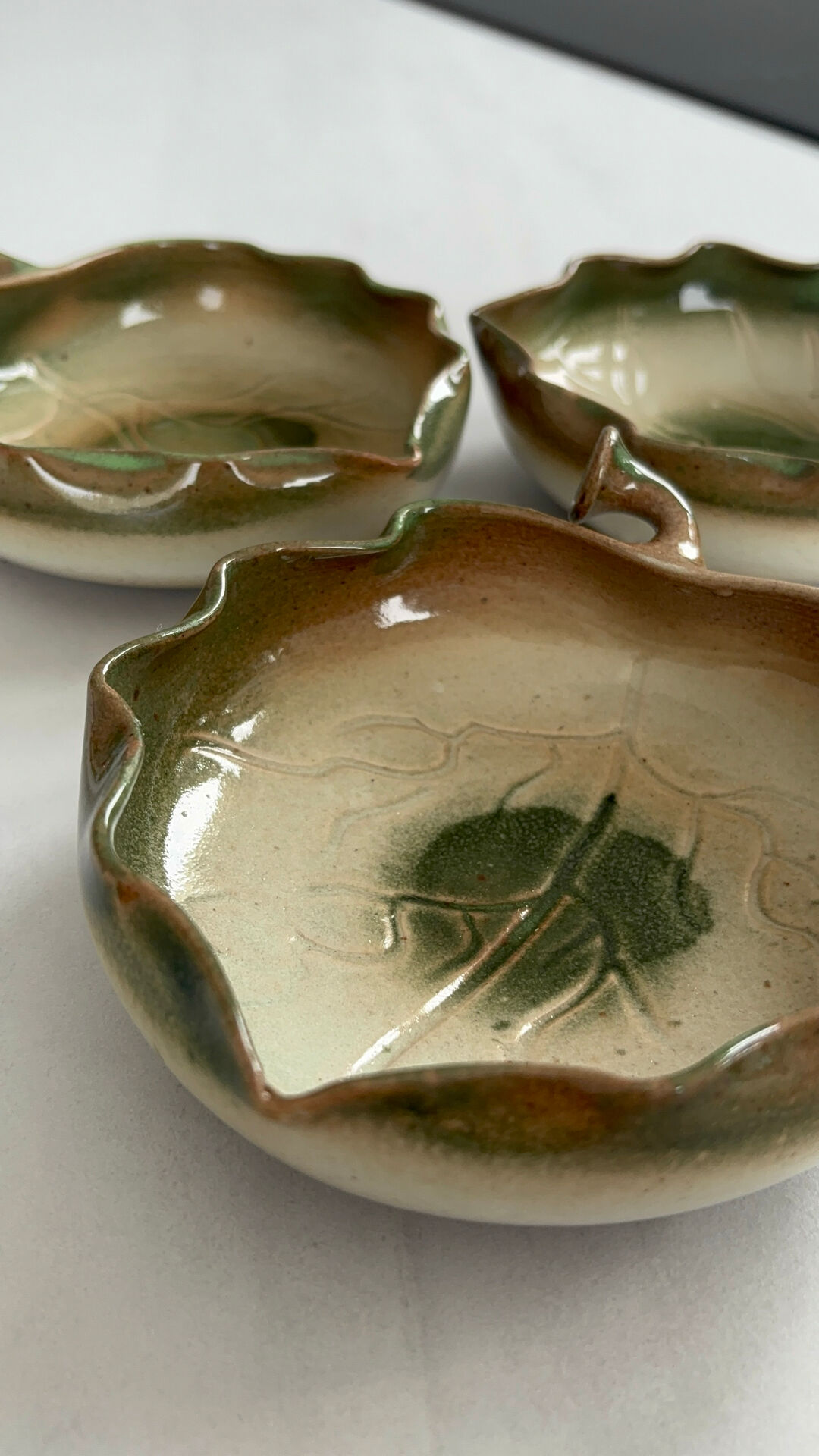 Set of 3 vintage ceramic leaf-shaped dishes, catchalls.