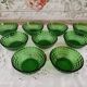Lot de 9 coupelles en verre vert bouteille facetté