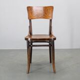 Pair of Thonet Art Nouveau bentwood chairs, Czechoslovakia, 1920s