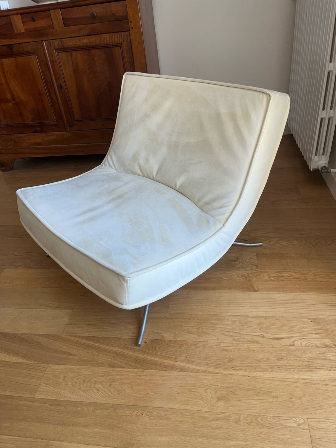 2 POP armchairs with Ligne Roset pouf