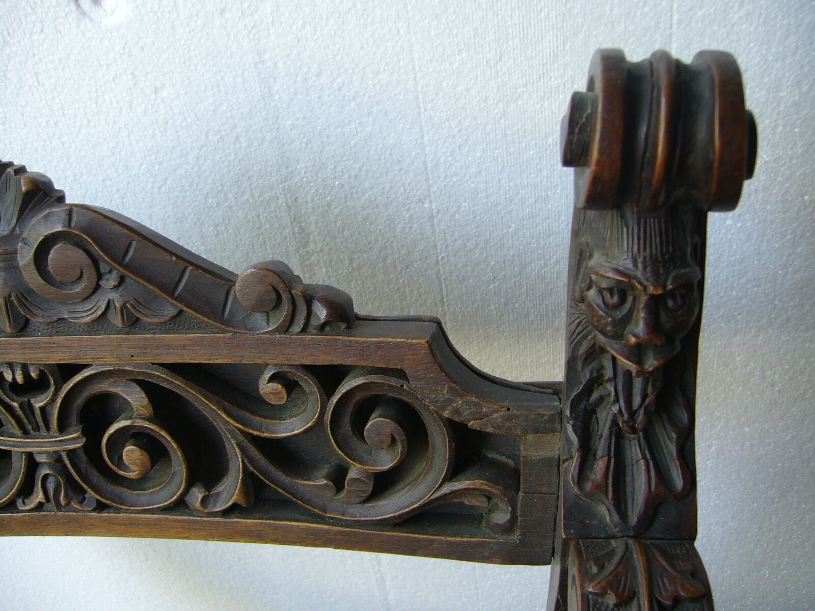 Old Dagobert chair