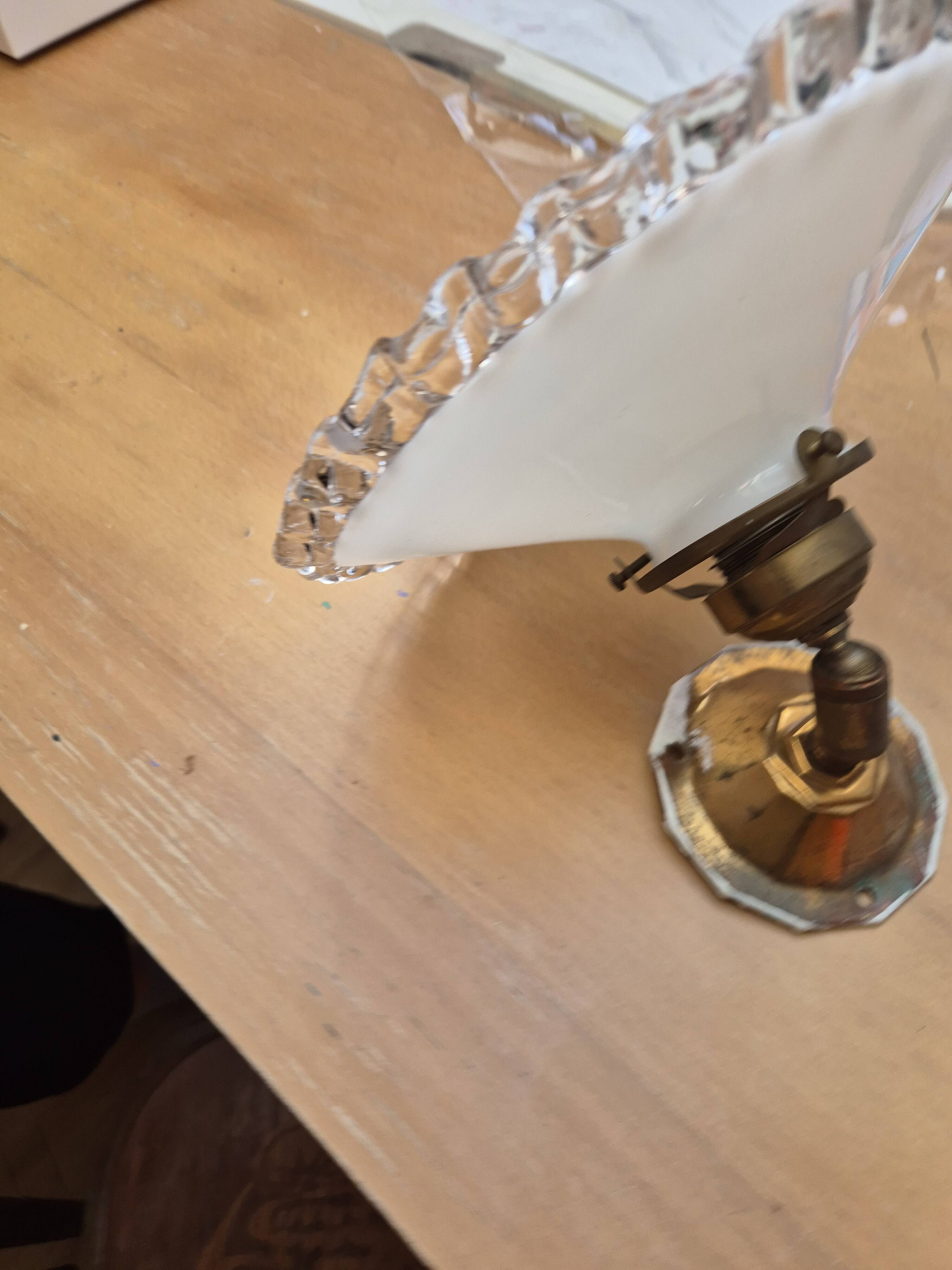 Antique wall light in lace opaline and brass.
