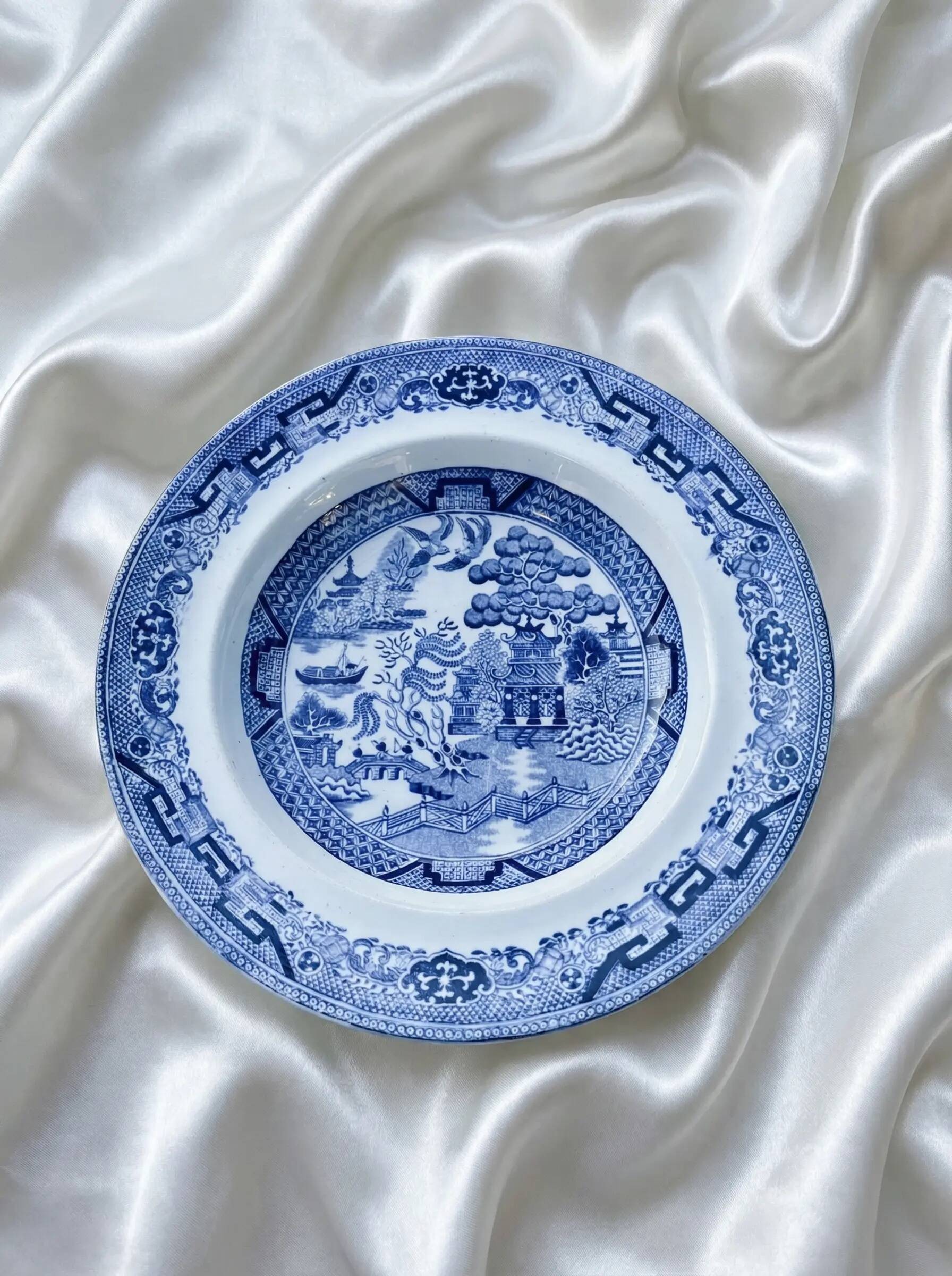 "Blue Willow" Indo-Chinese Plate - Ceramica Richard - 19th Century