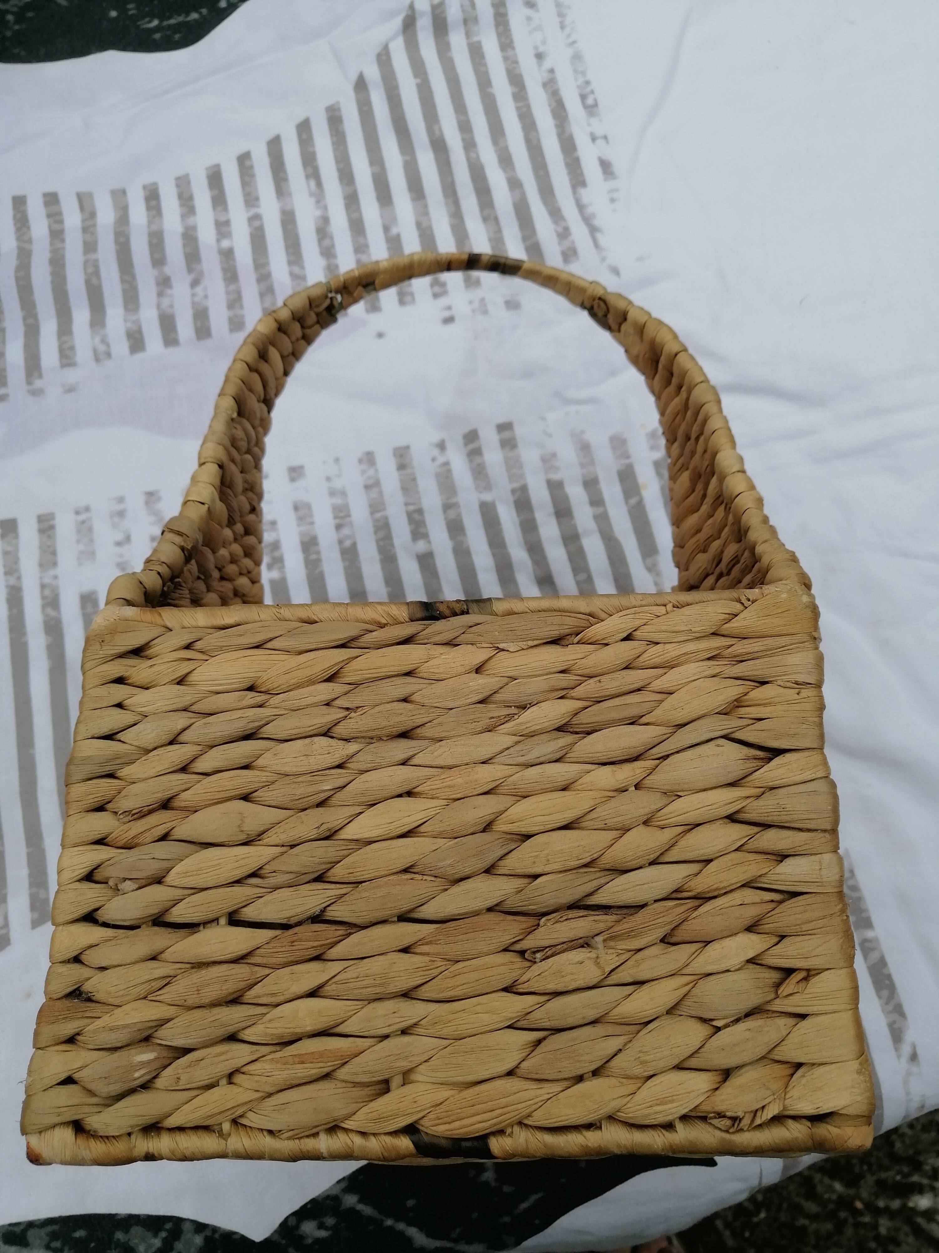 Panier en osier porte bouteille
